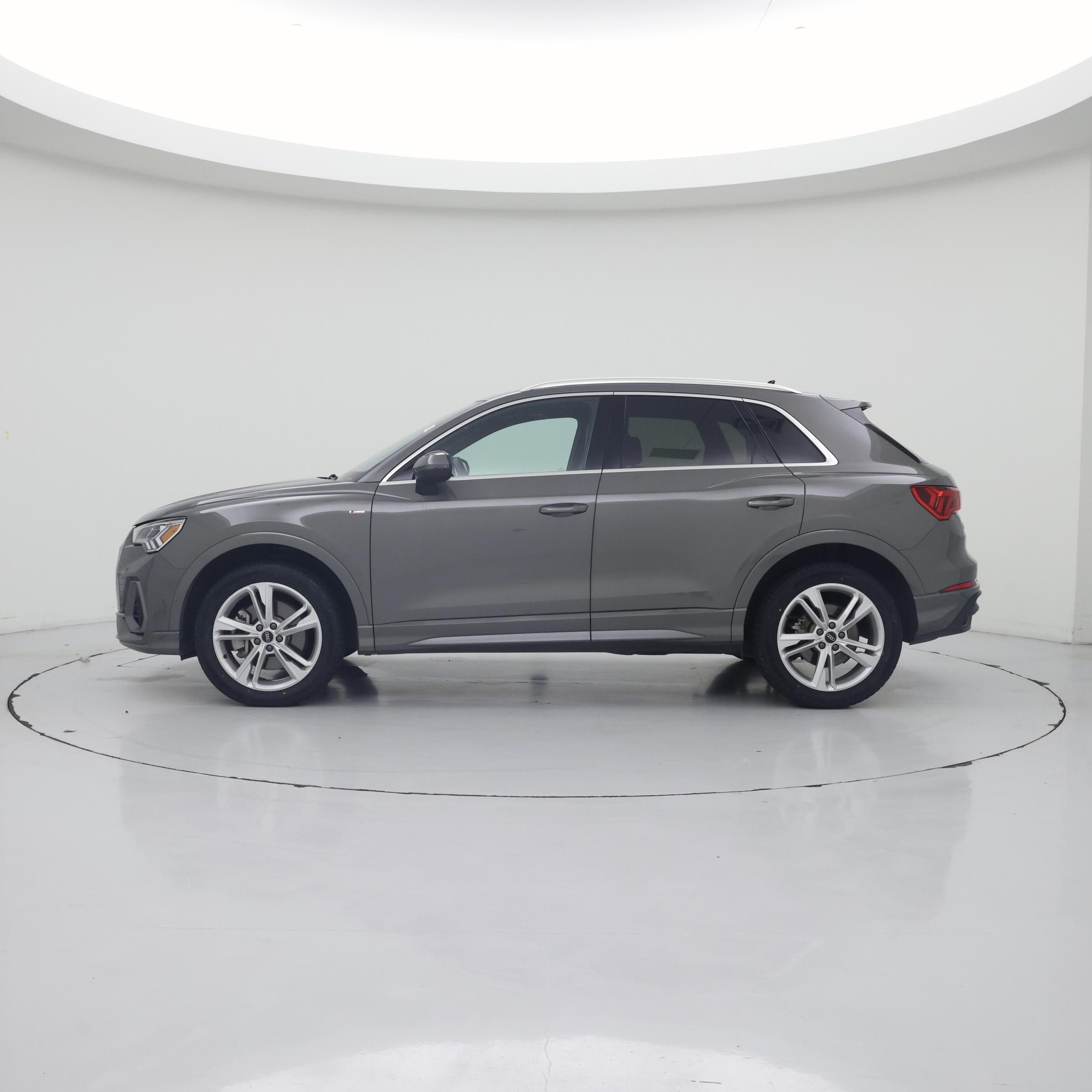 Thumbnail: 2023 Audi Q3 - 3