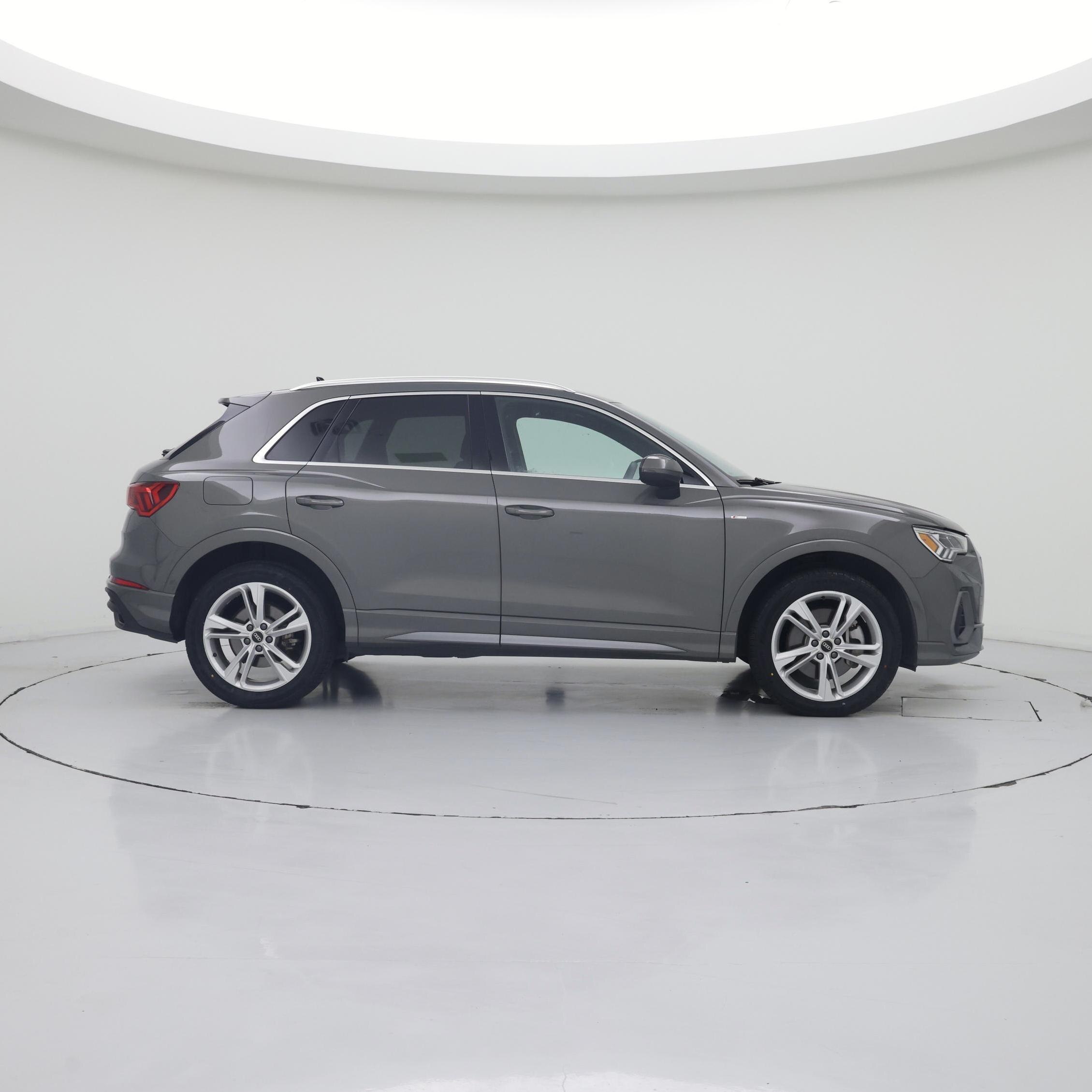 Thumbnail: 2023 Audi Q3 - 7