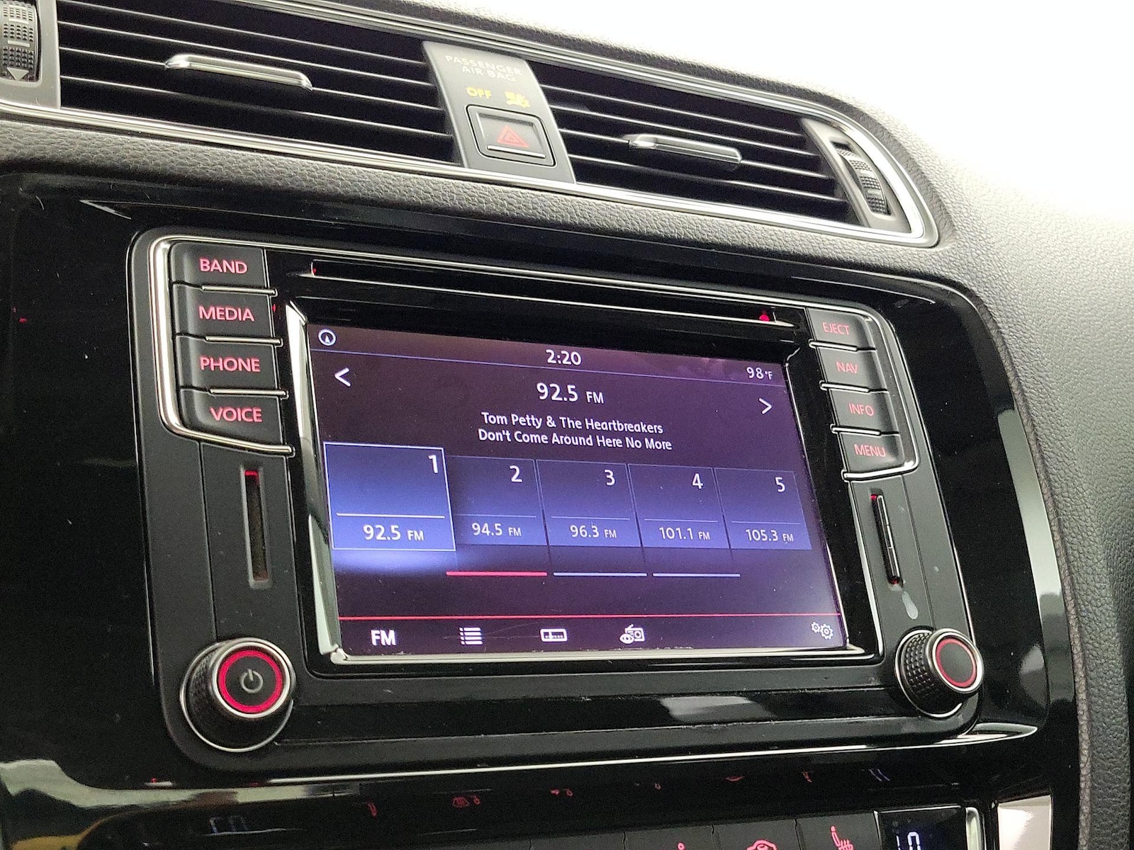 2017 Volkswagen Jetta SEL - Photo 16