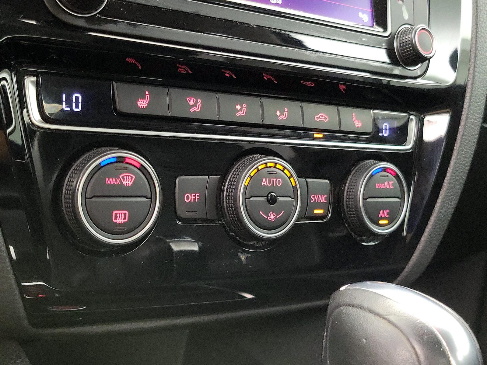2017 Volkswagen Jetta SEL - Photo 17