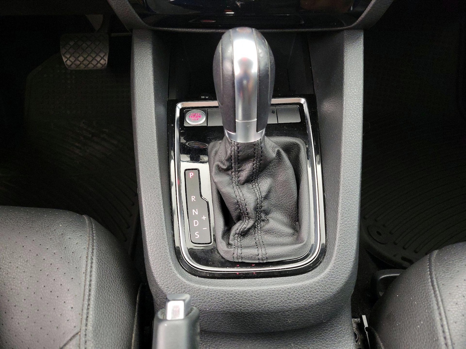 2017 Volkswagen Jetta SEL - Photo 18