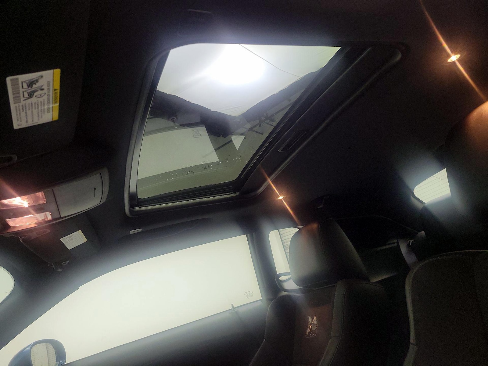 Sunroof(s) & Overhead Airbags