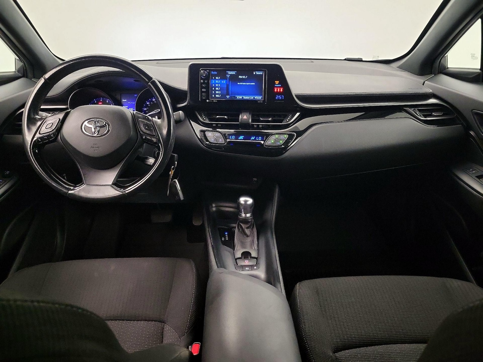 2018 Toyota C-HR XLE - Photo 10