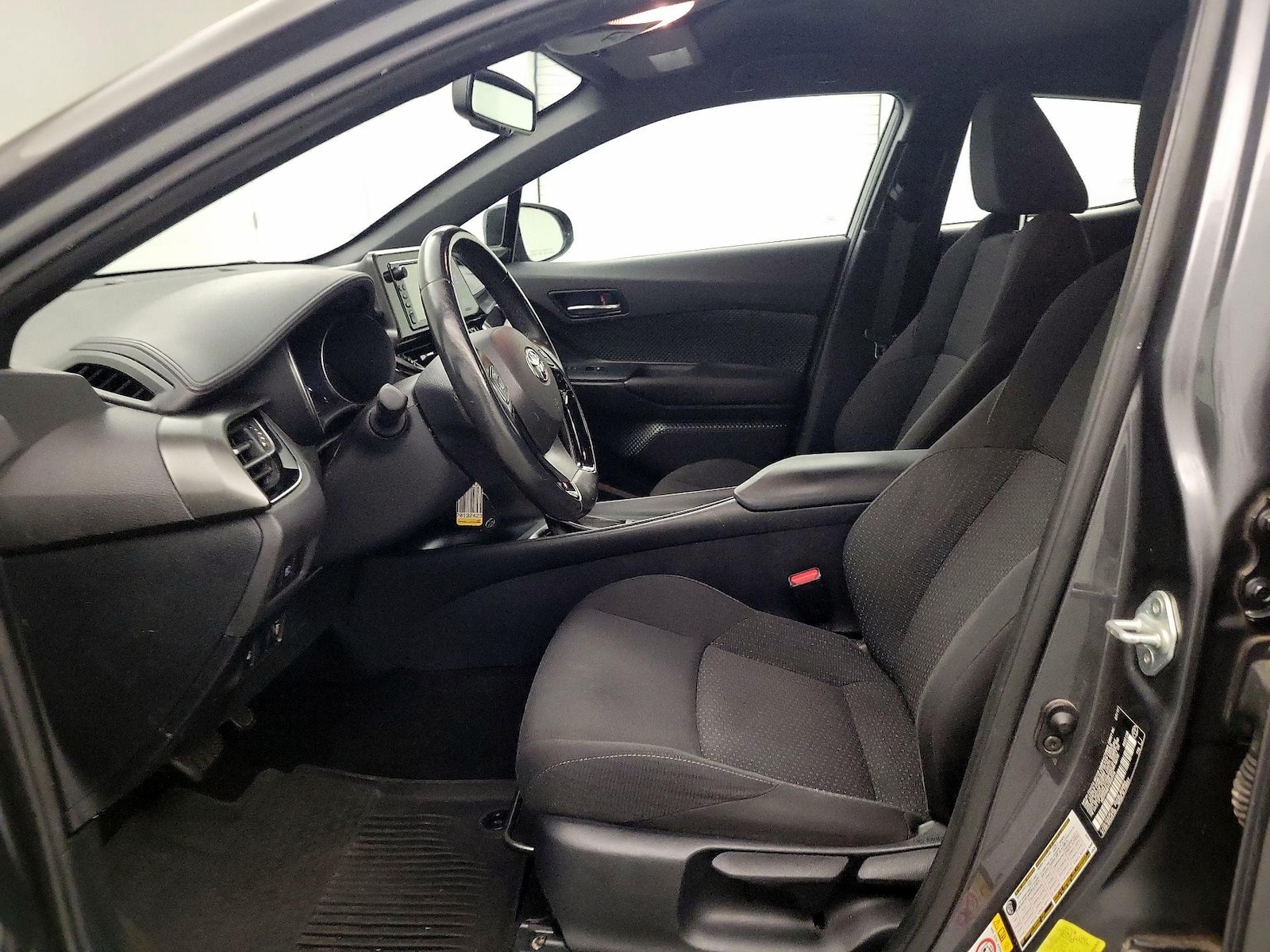 2018 Toyota C-HR XLE - Photo 12