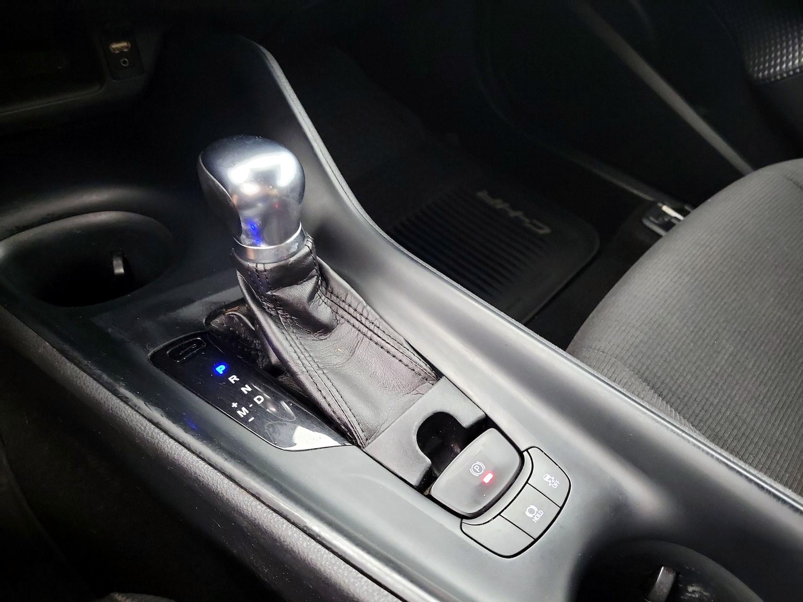 2018 Toyota C-HR XLE - Photo 18