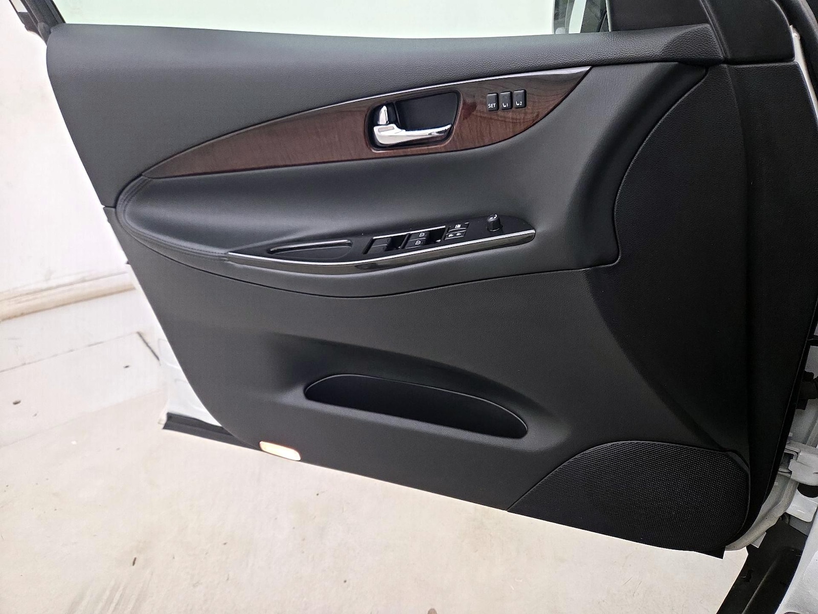 2017 INFINITI QX50 Base - Photo 13