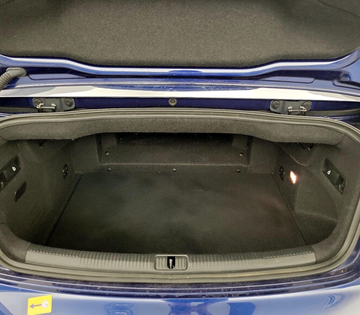 Trunk/Cargo (Seats Up)
