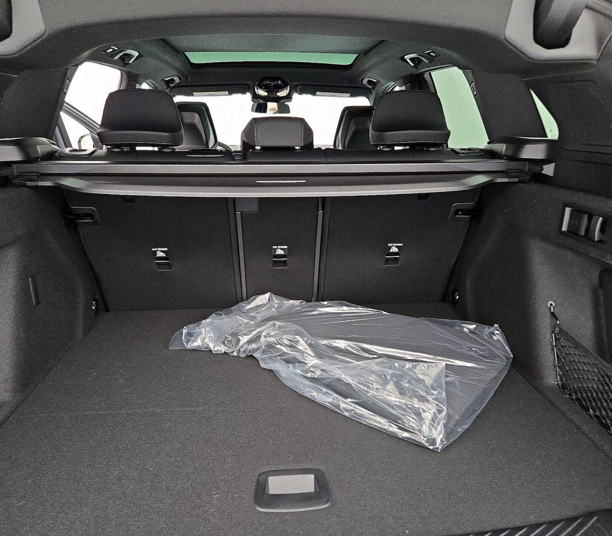 Trunk/Cargo (Seats Up)