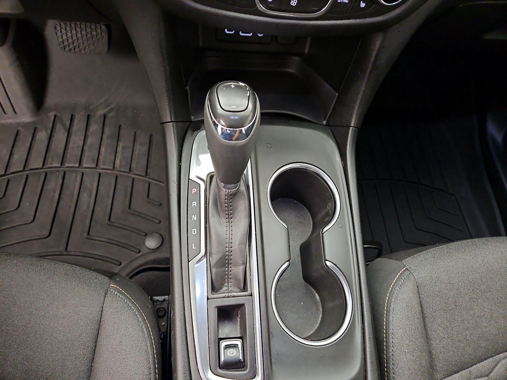Thumbnail: 2020 Chevrolet Equinox - 18