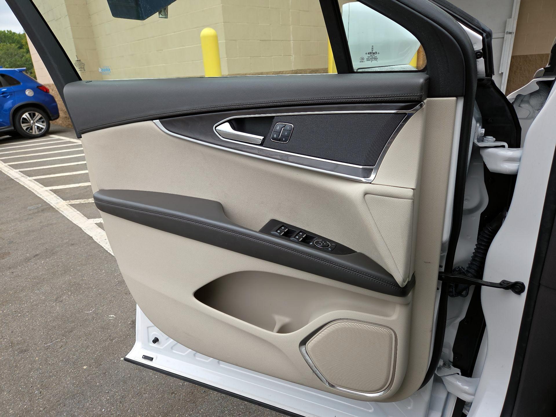 Thumbnail: 2017 Lincoln MKX - 12