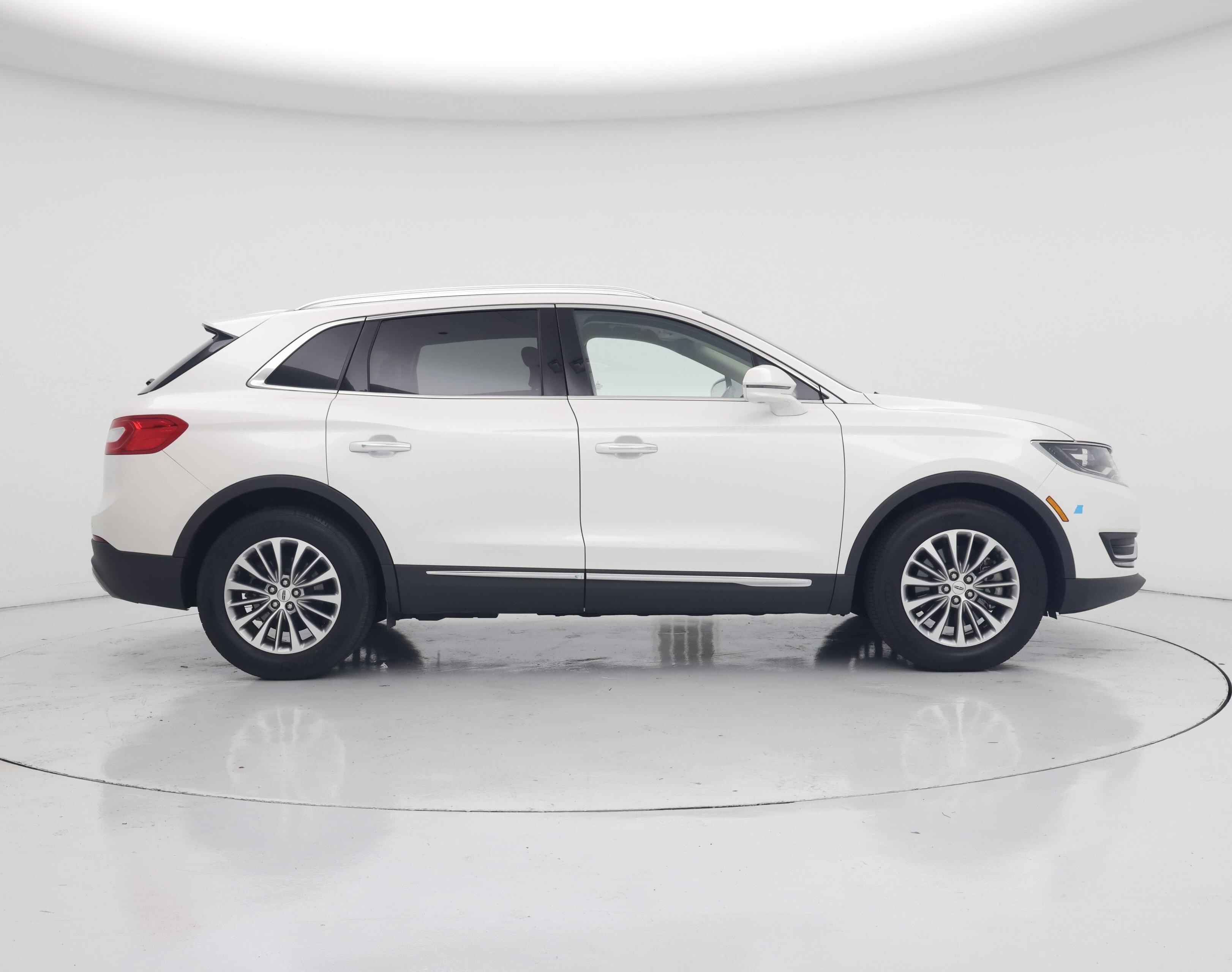 Thumbnail: 2017 Lincoln MKX - 7