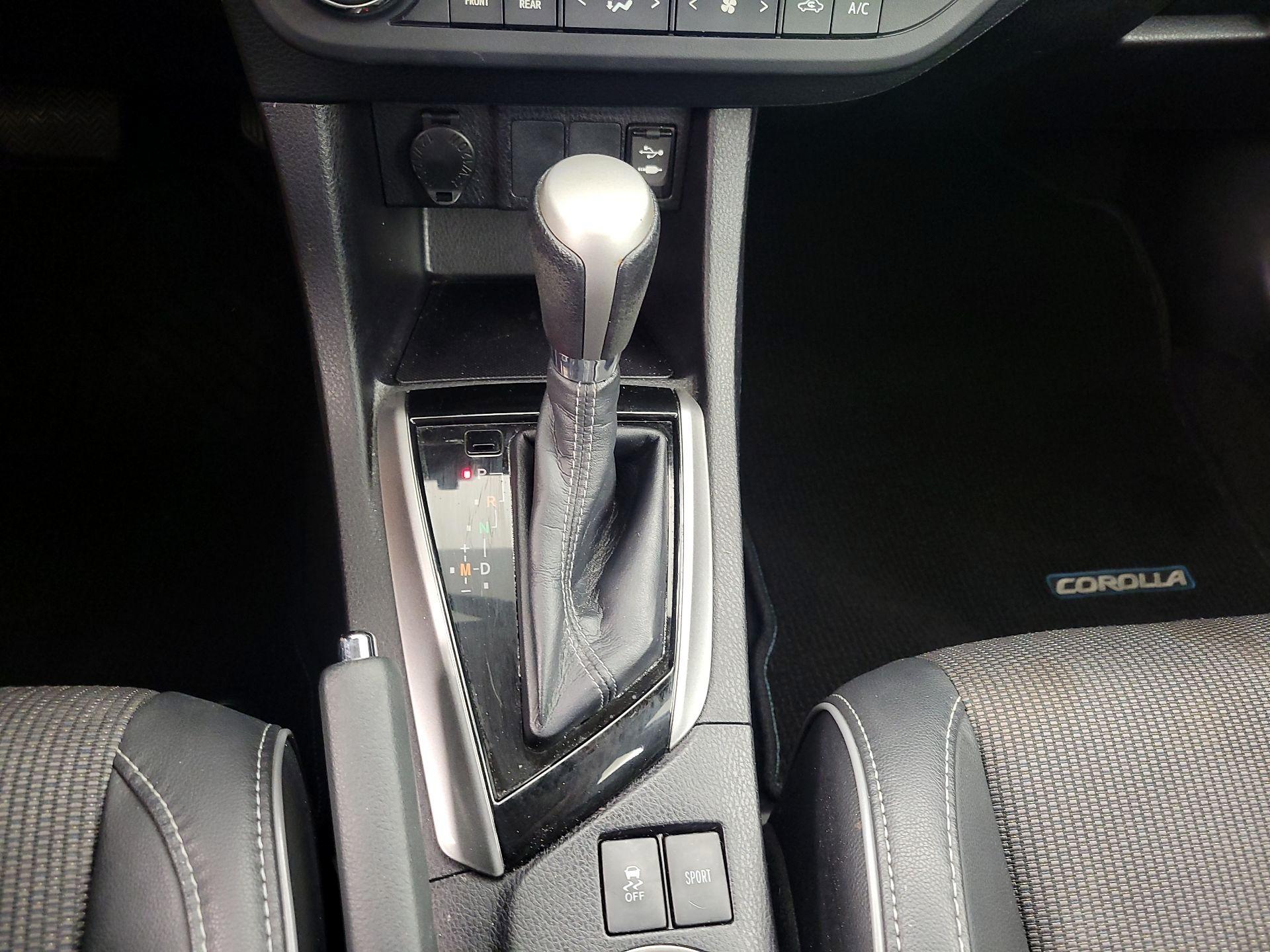 Thumbnail: 2015 Toyota Corolla - 17