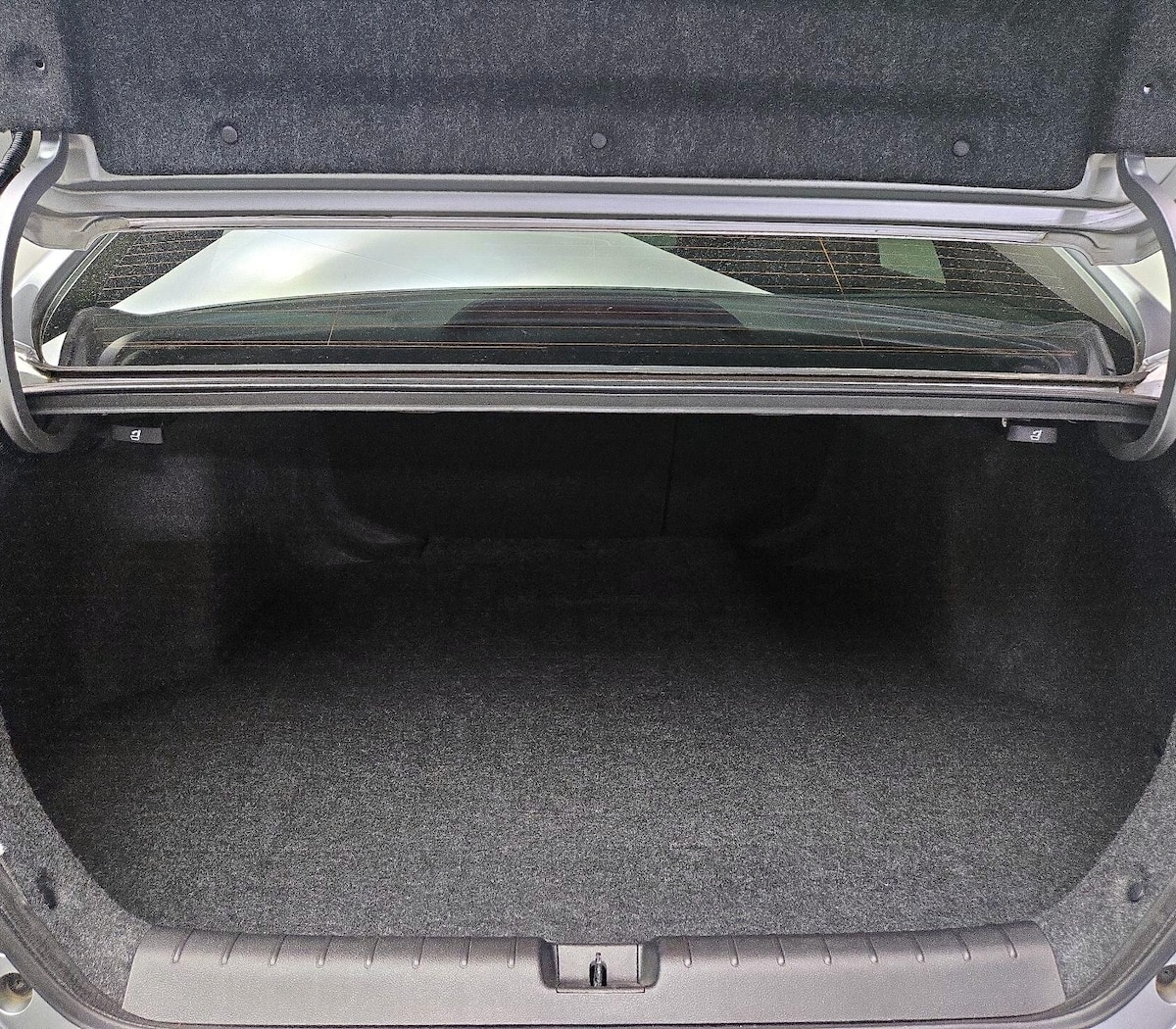 Trunk/Cargo (Seats Up)
