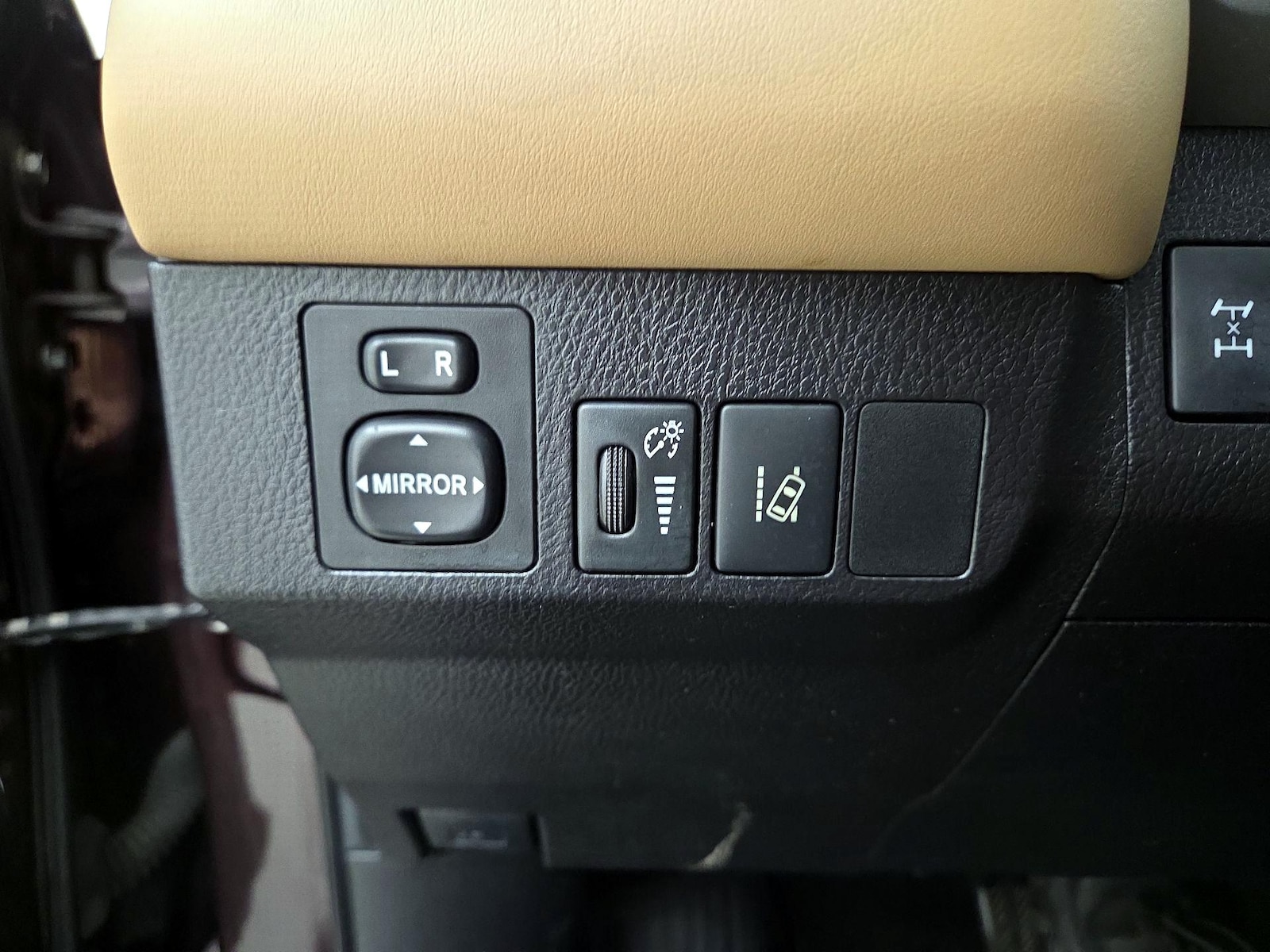 2018 Toyota RAV4 XLE - Photo 14