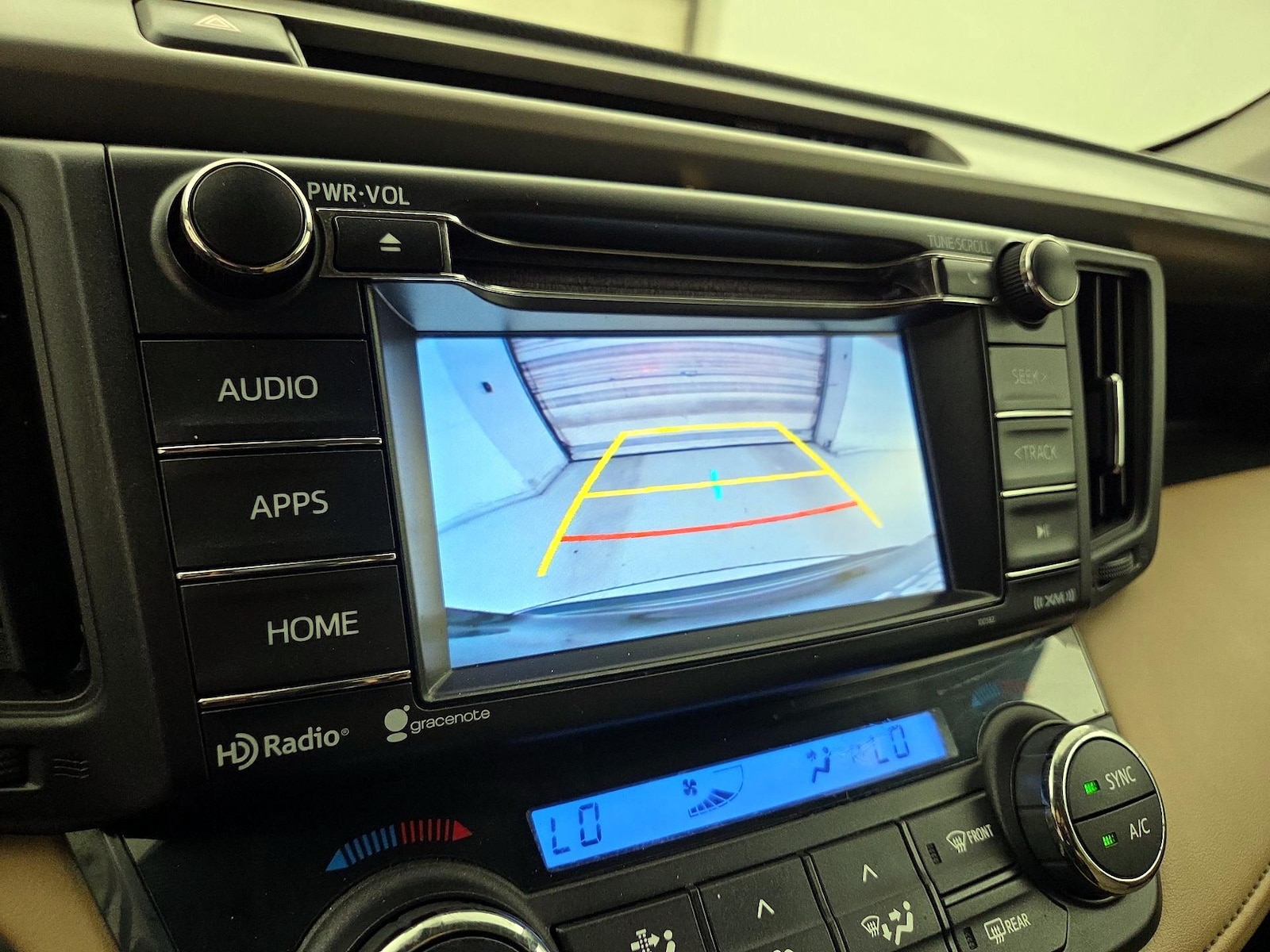 2018 Toyota RAV4 XLE - Photo 15