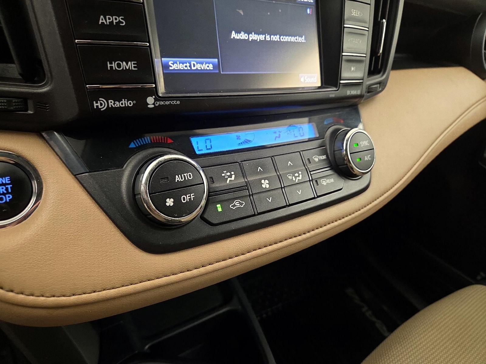 2018 Toyota RAV4 XLE - Photo 17
