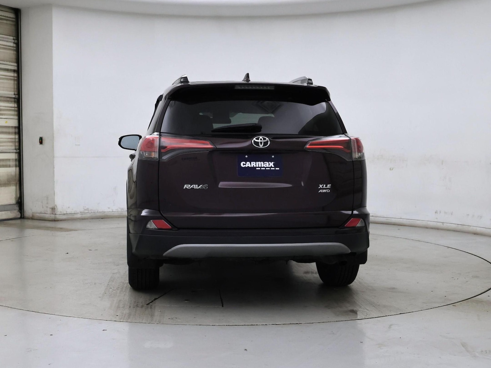 2018 Toyota RAV4 XLE - Photo 7