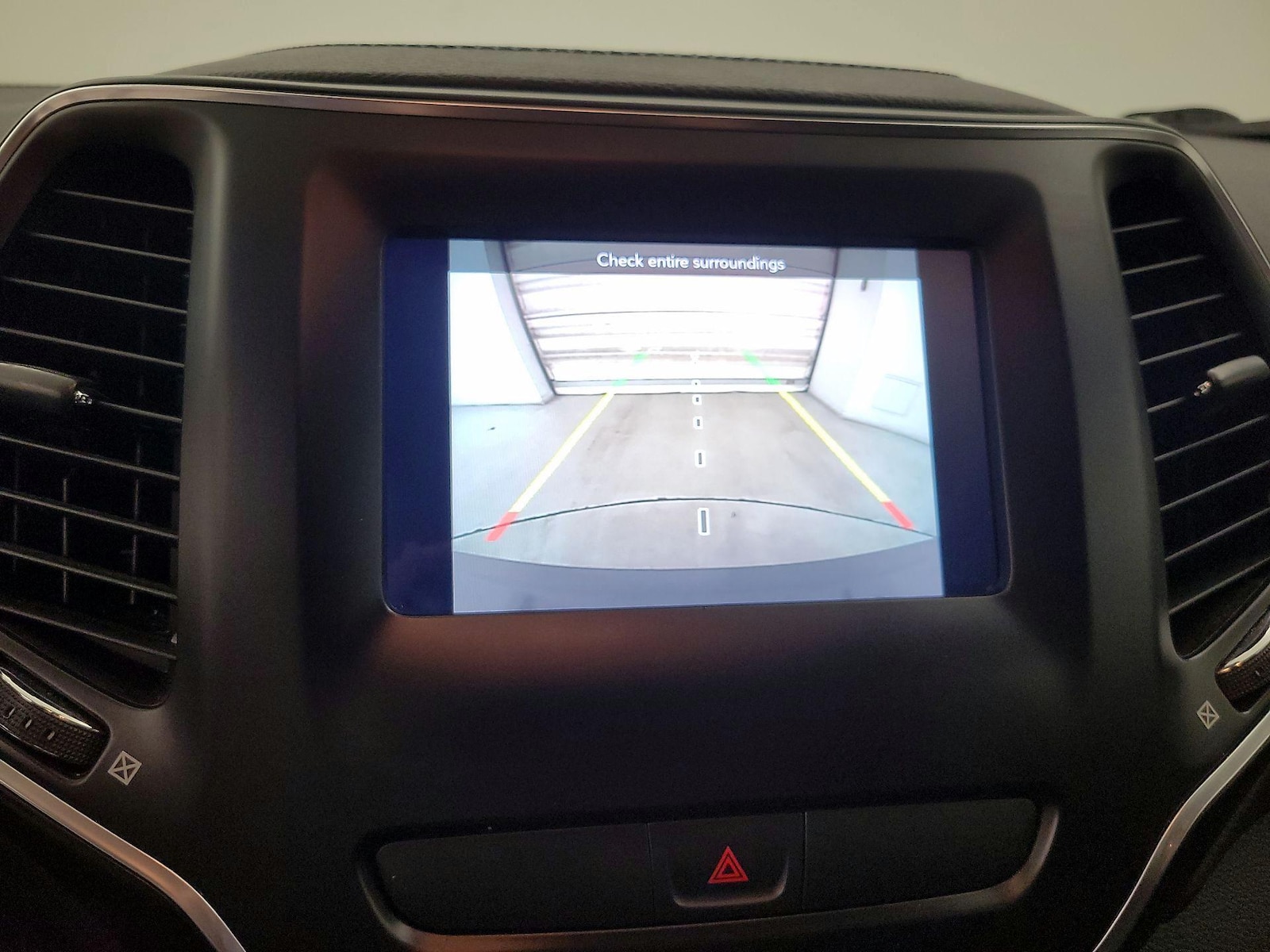 2020 Jeep Cherokee Latitude - Photo 15