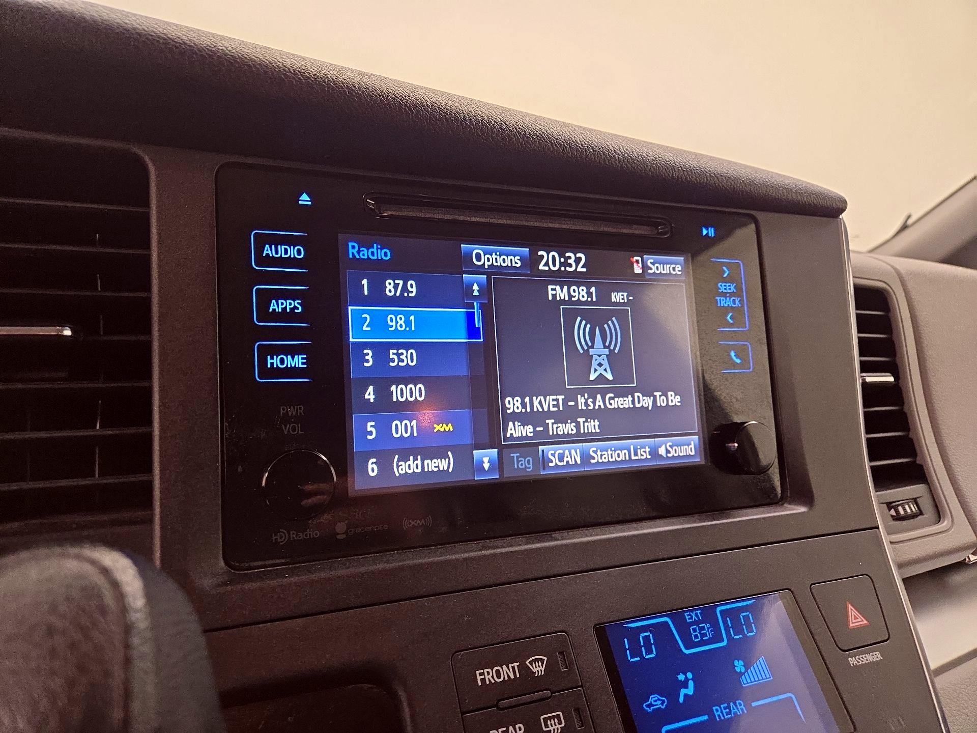 Thumbnail: 2017 Toyota Sienna - 15