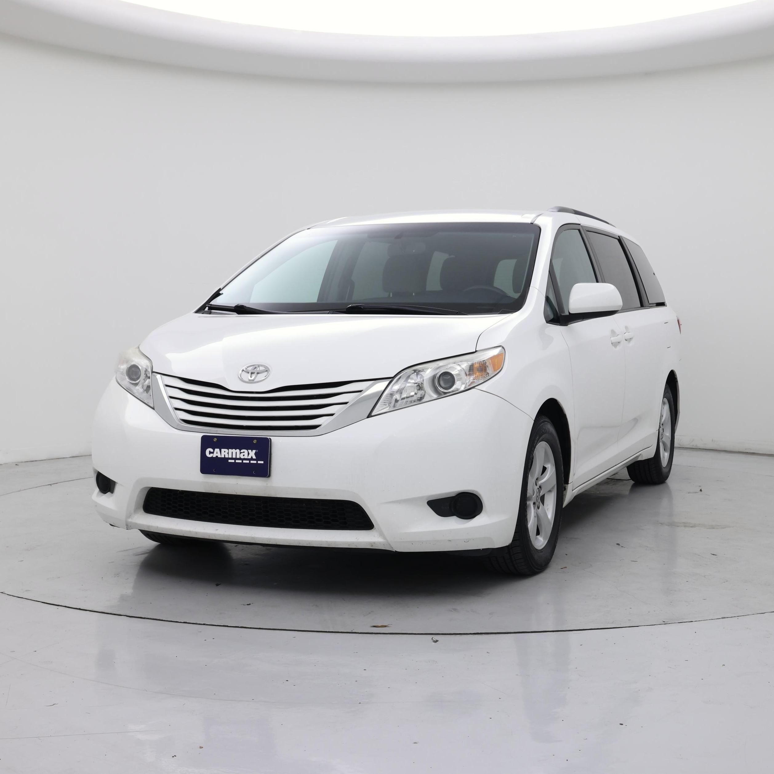 Thumbnail: 2017 Toyota Sienna - 4