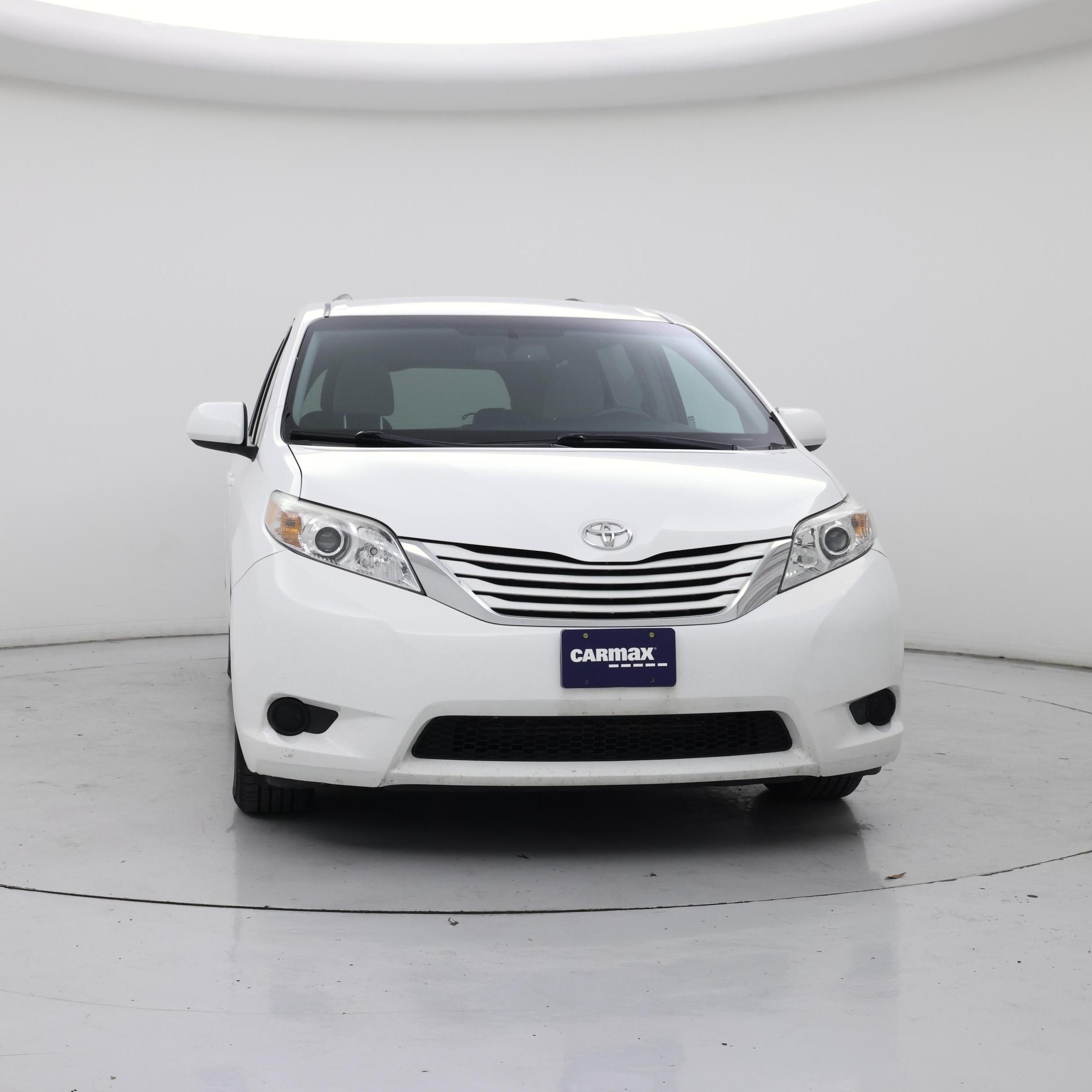 Thumbnail: 2017 Toyota Sienna - 5