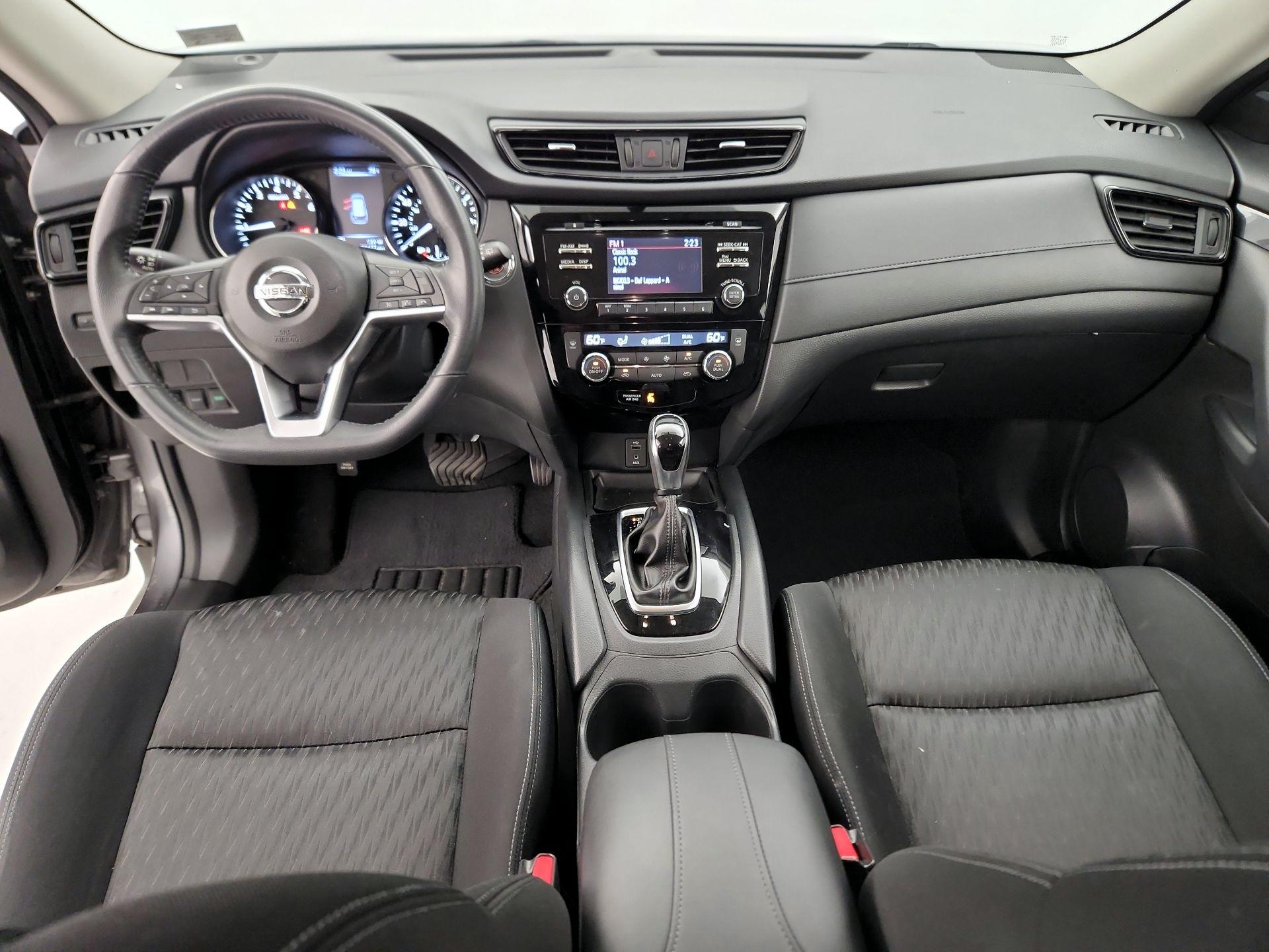 Thumbnail: 2017 Nissan Rogue - 9
