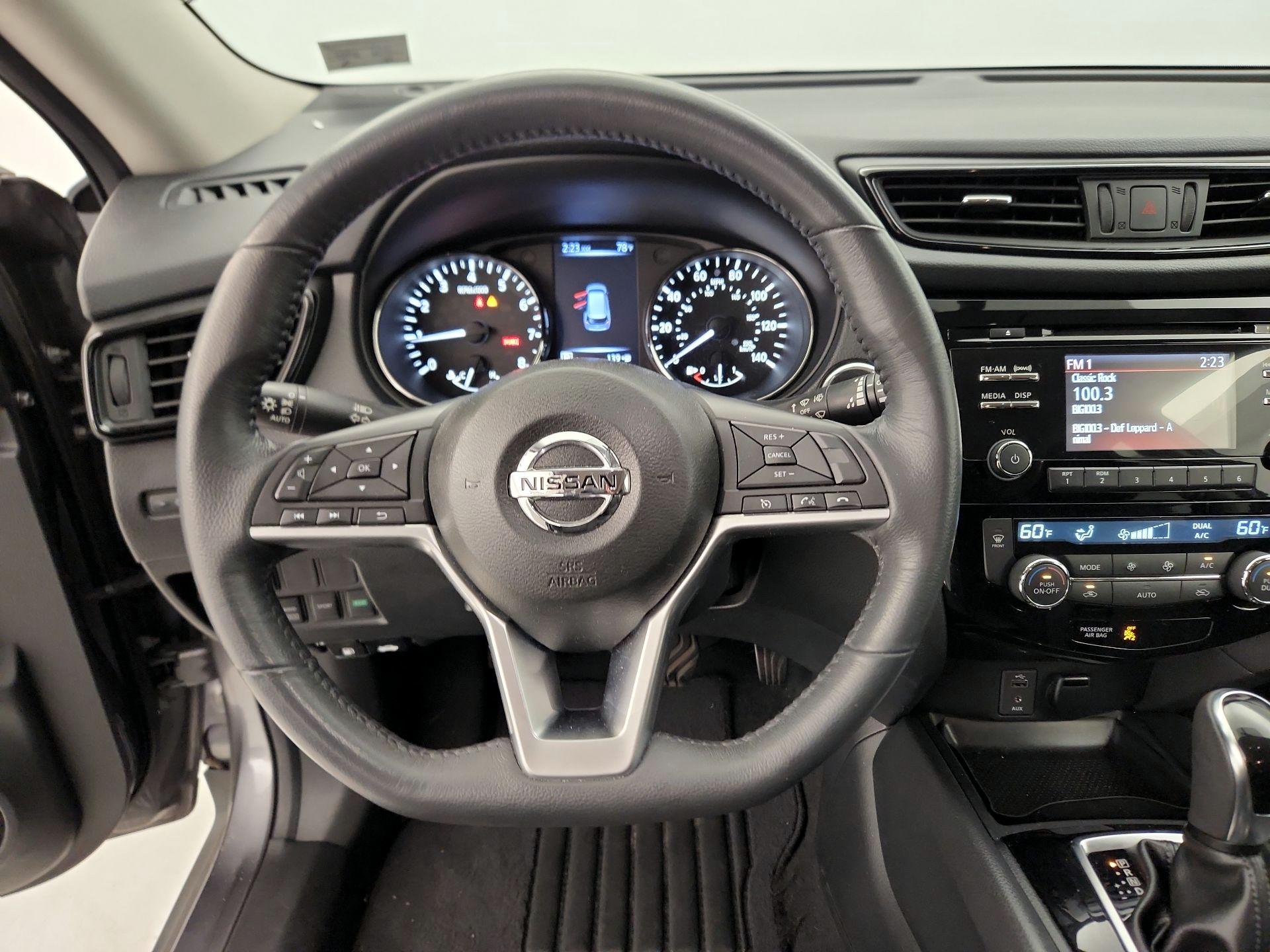 Thumbnail: 2017 Nissan Rogue - 10