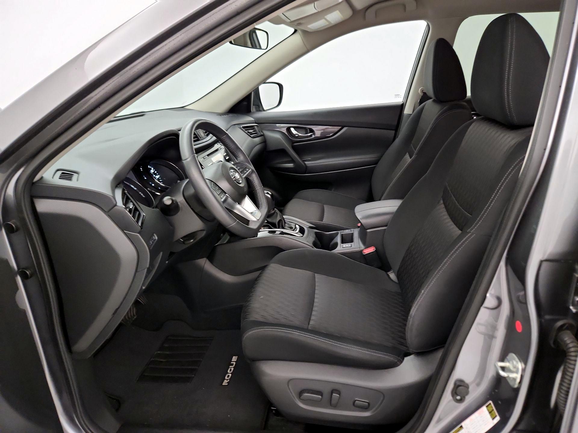 Thumbnail: 2017 Nissan Rogue - 11