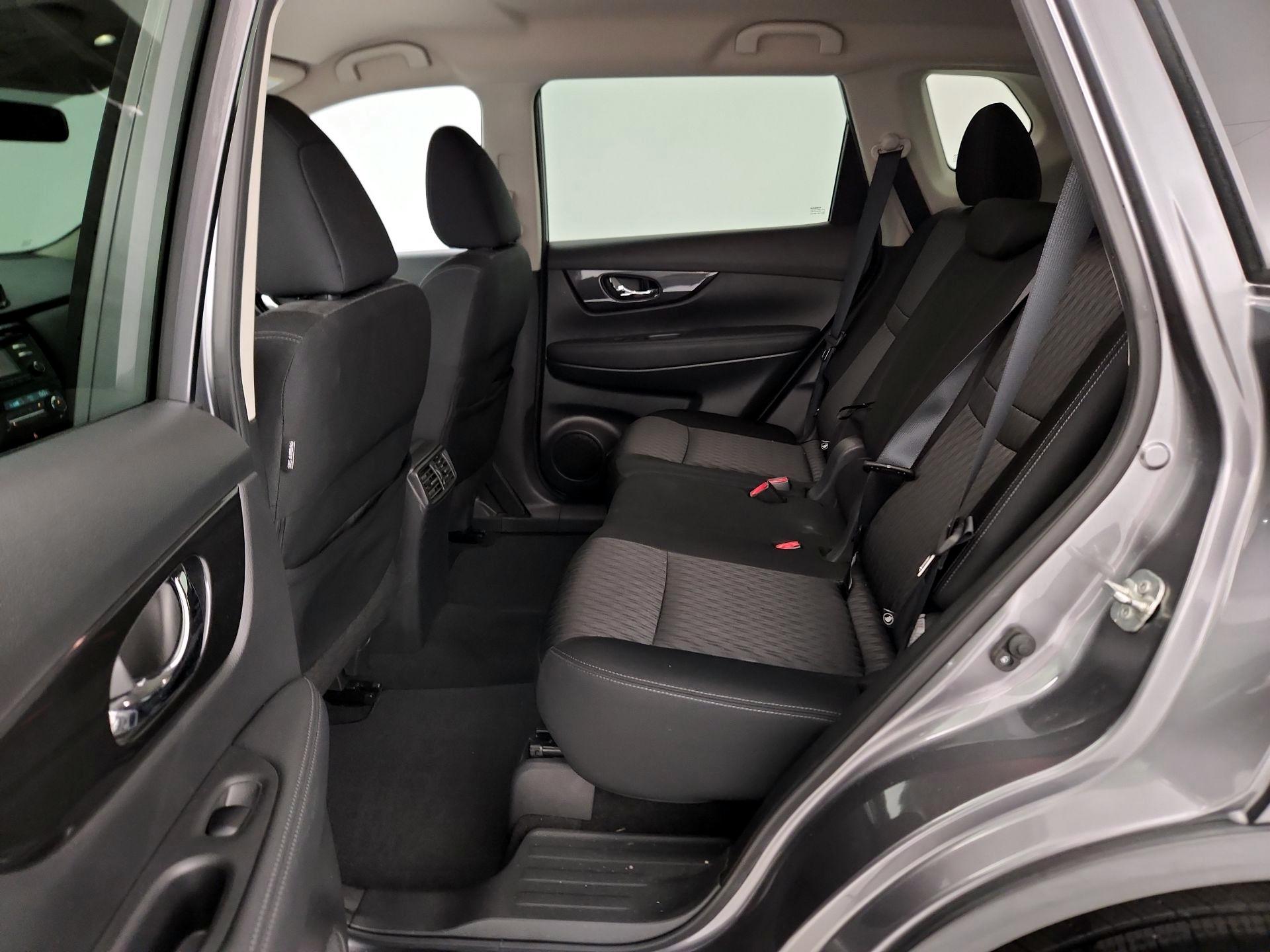 Thumbnail: 2017 Nissan Rogue - 19