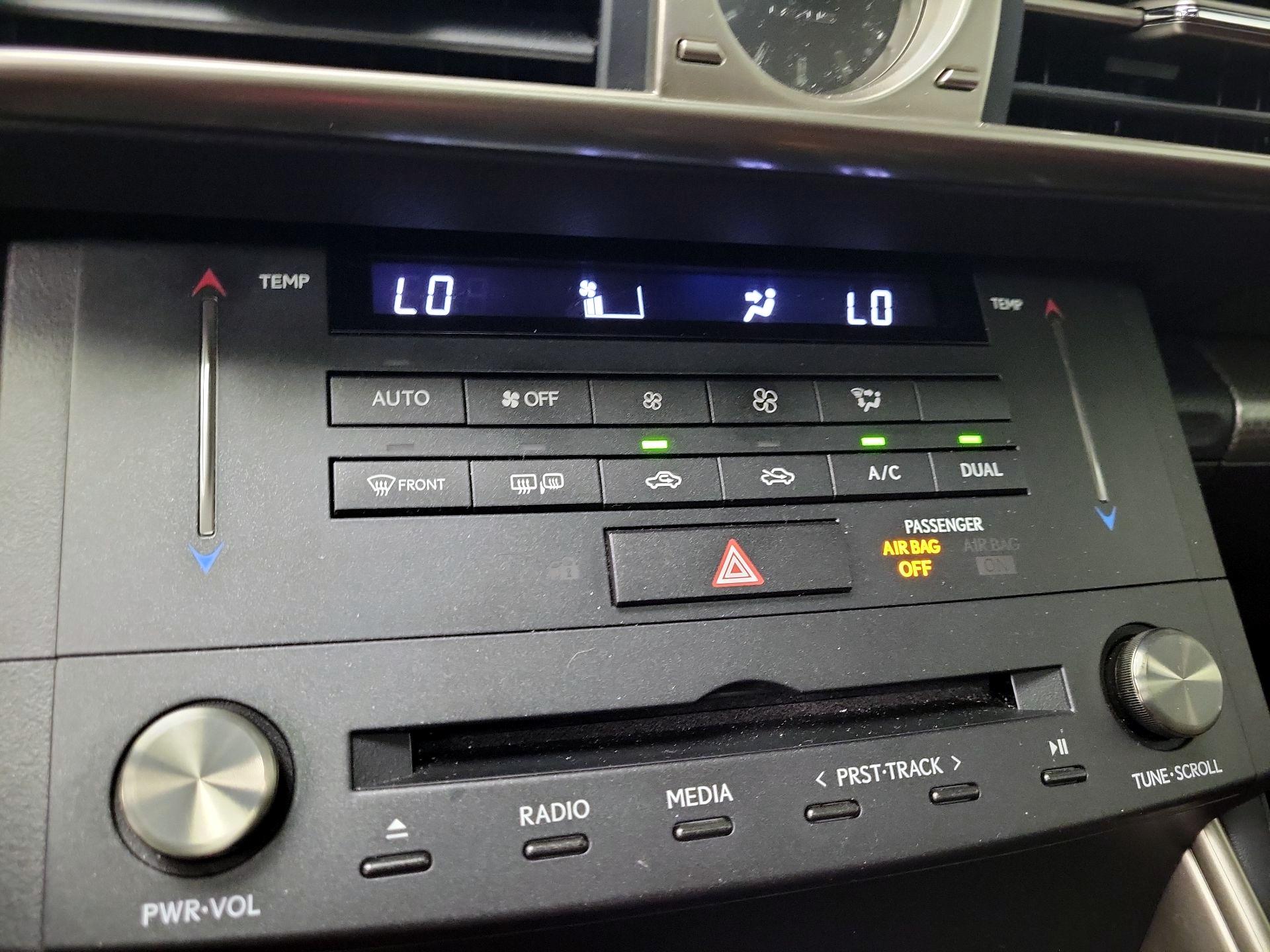 Thumbnail: 2016 Lexus IS - 17
