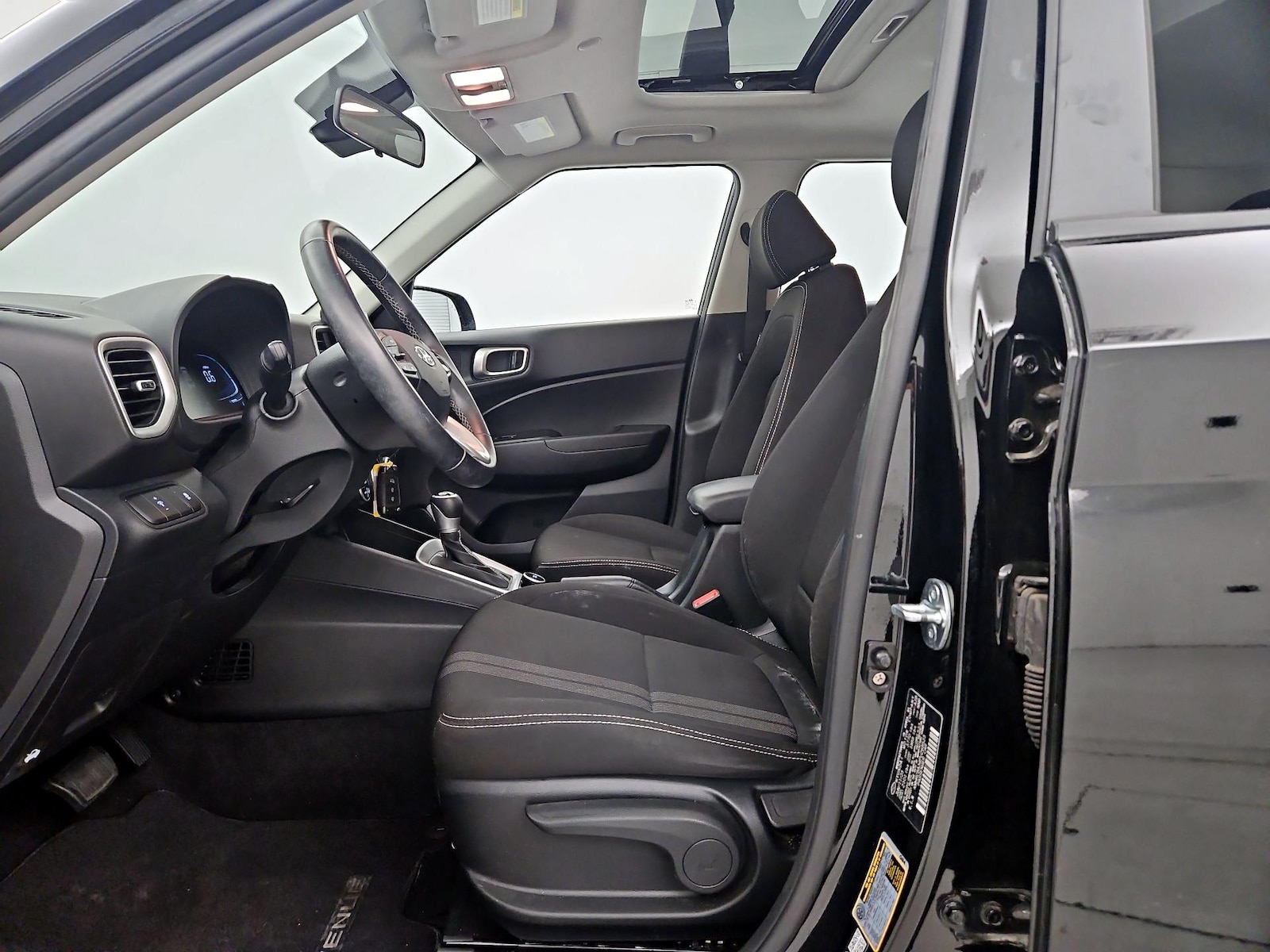 2023 Hyundai Venue SEL - Photo 12