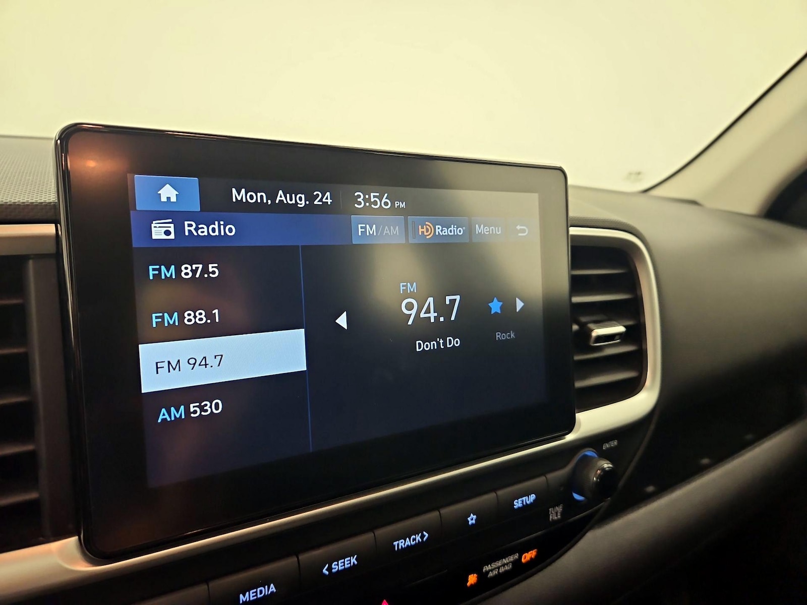 2023 Hyundai Venue SEL - Photo 16