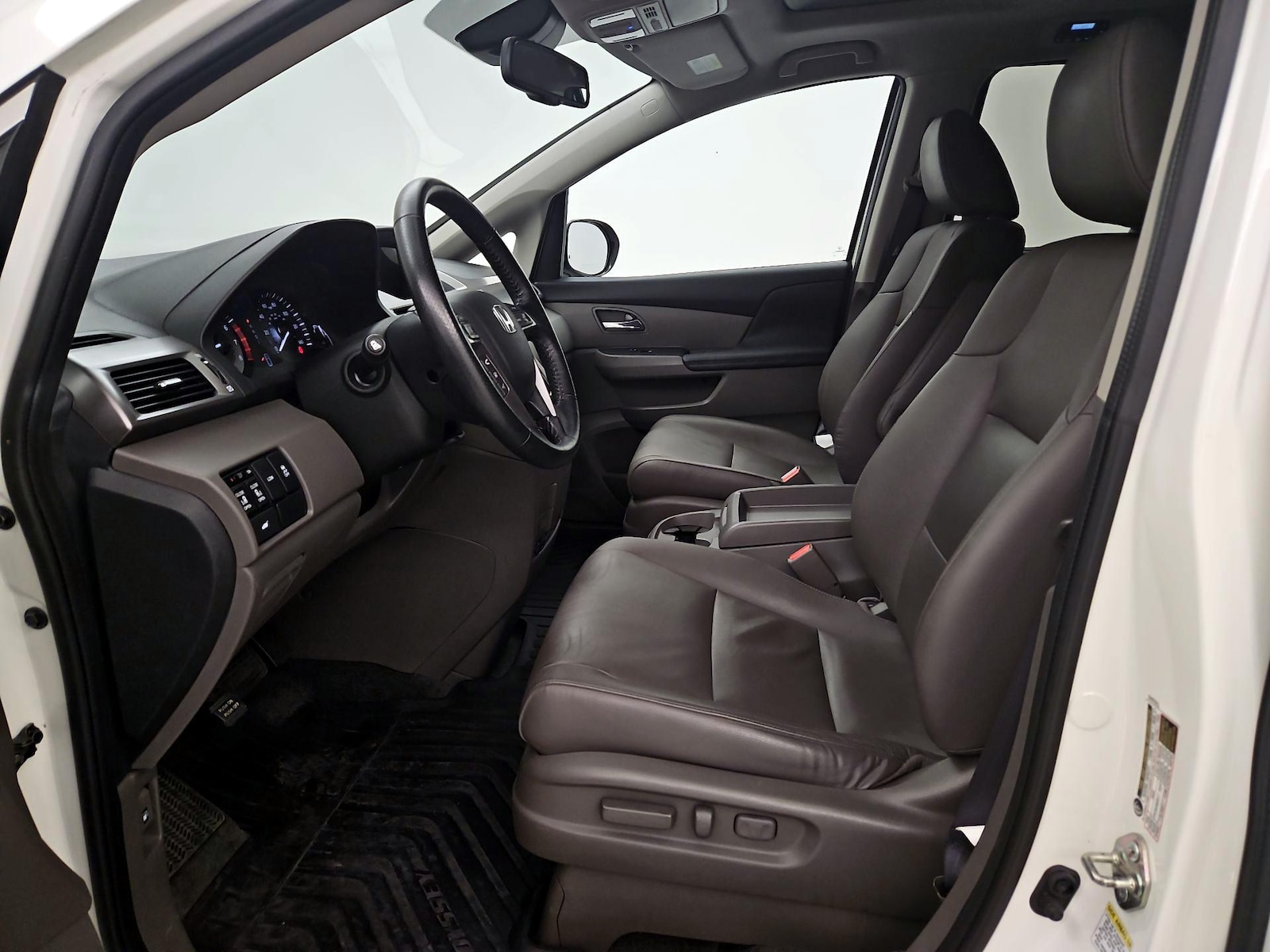 2016 Honda Odyssey EX-L - Photo 12