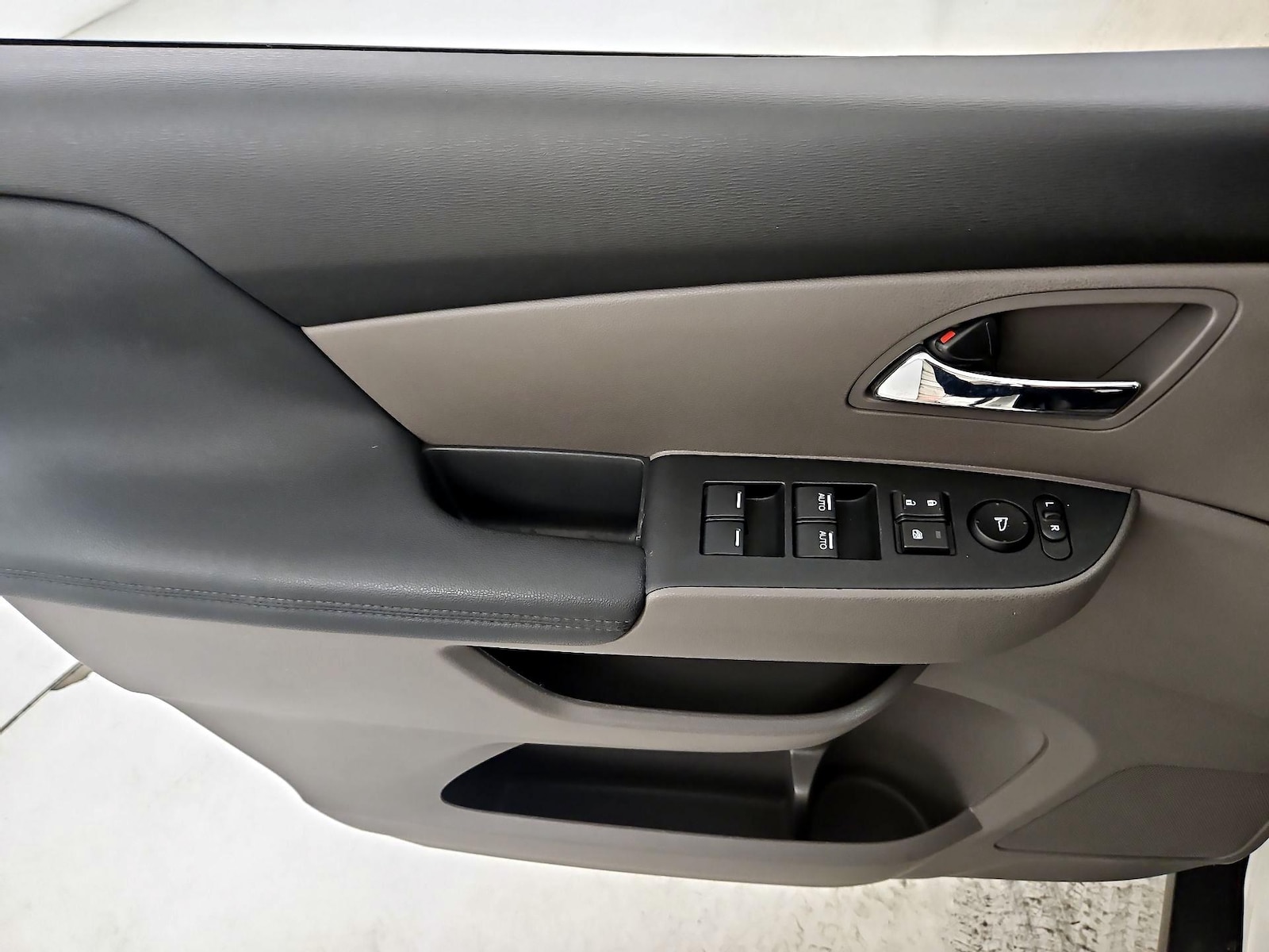 2016 Honda Odyssey EX-L - Photo 13