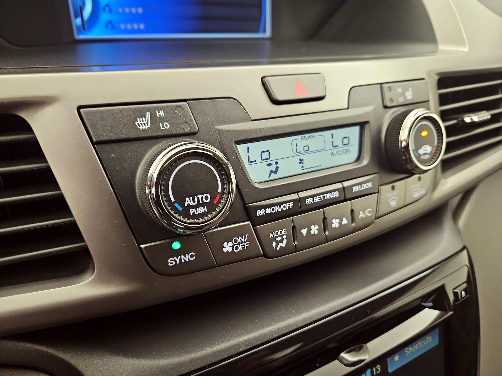 2016 Honda Odyssey EX-L - Photo 17