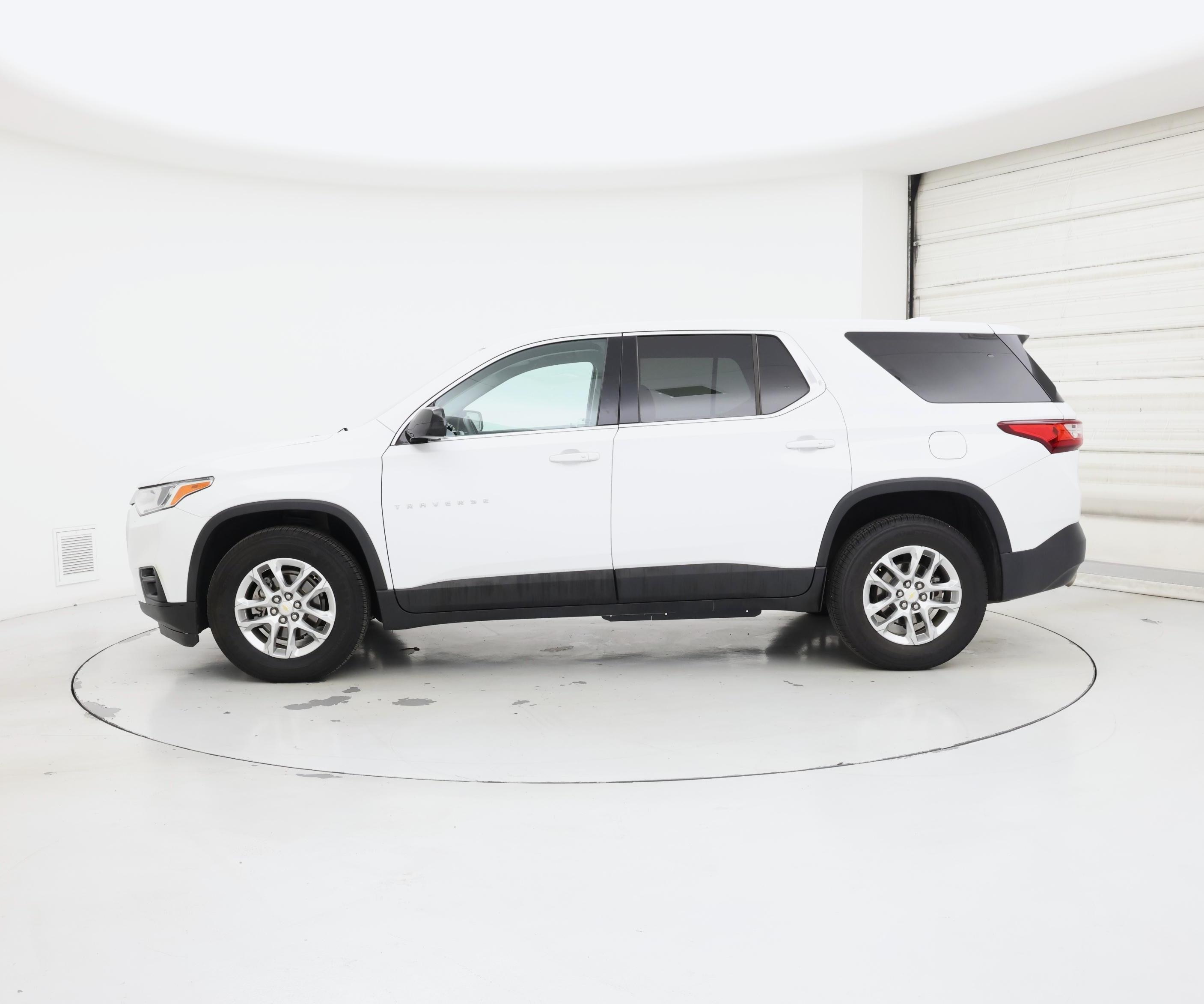 Thumbnail: 2019 Chevrolet Traverse - 3