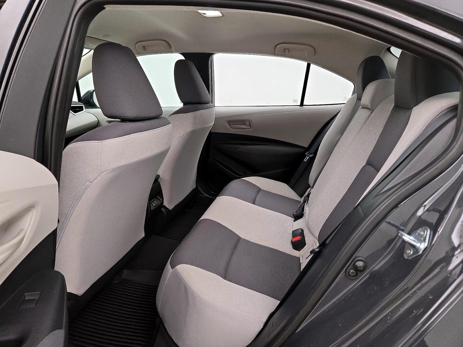 2025 Toyota Corolla LE - Photo 20