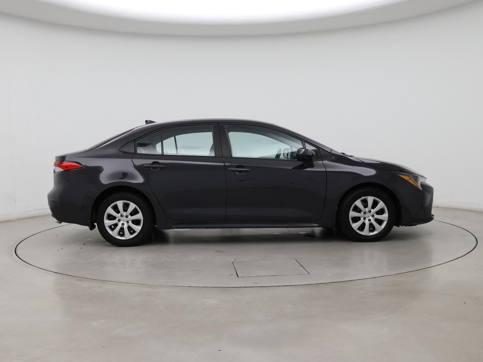 2025 Toyota Corolla LE - Photo 8