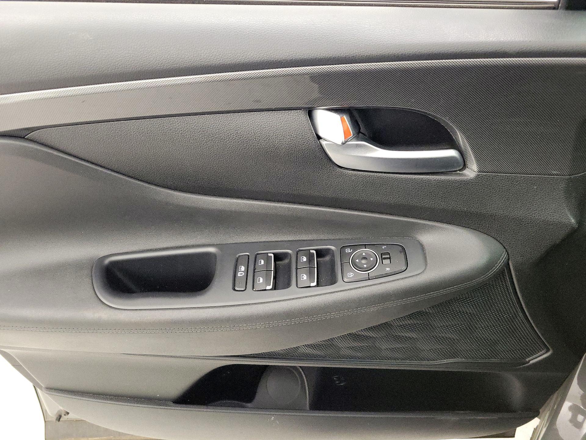 Thumbnail: 2022 Hyundai Santa Fe - 12