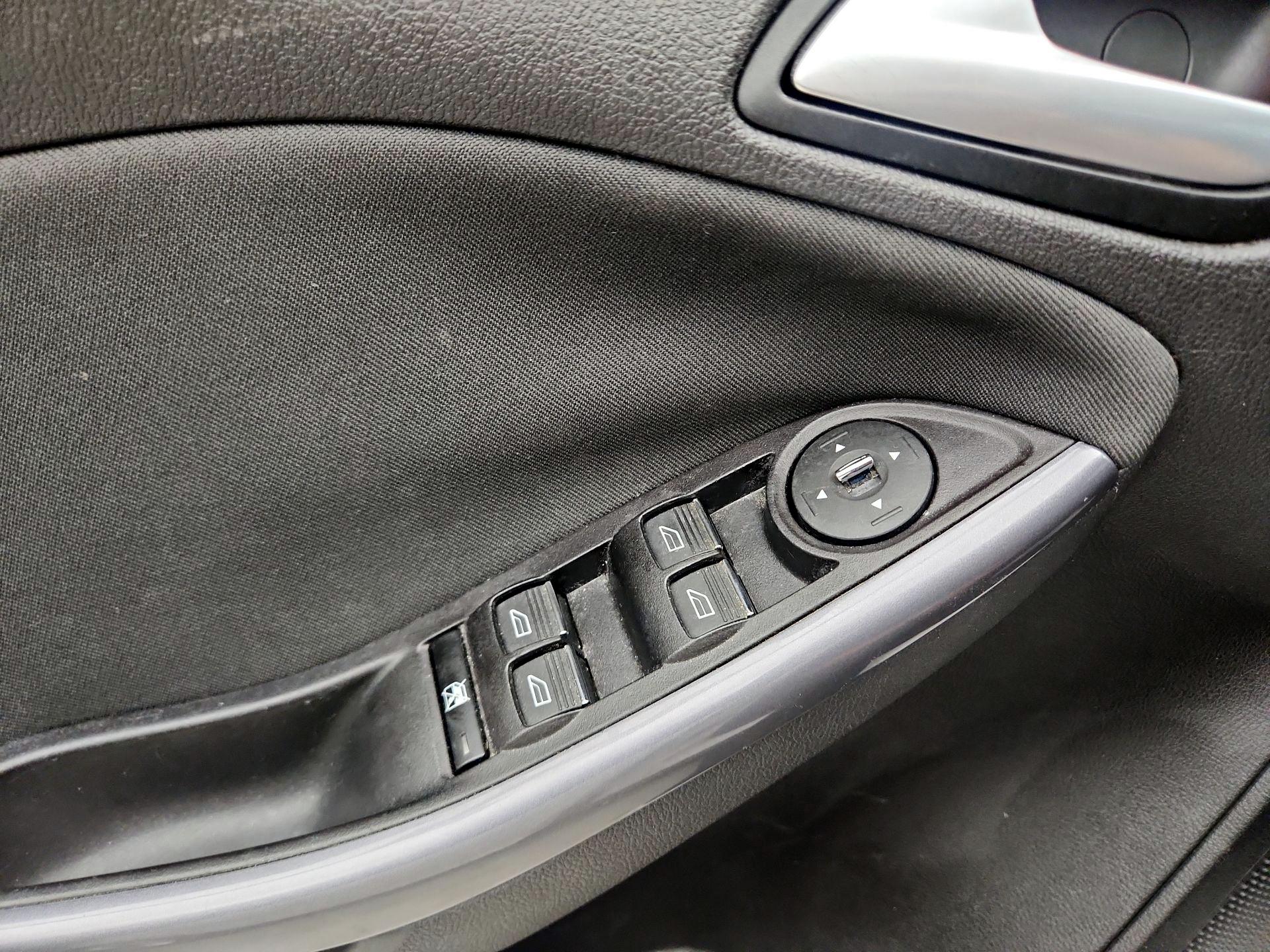Thumbnail: 2014 Ford Focus - 12