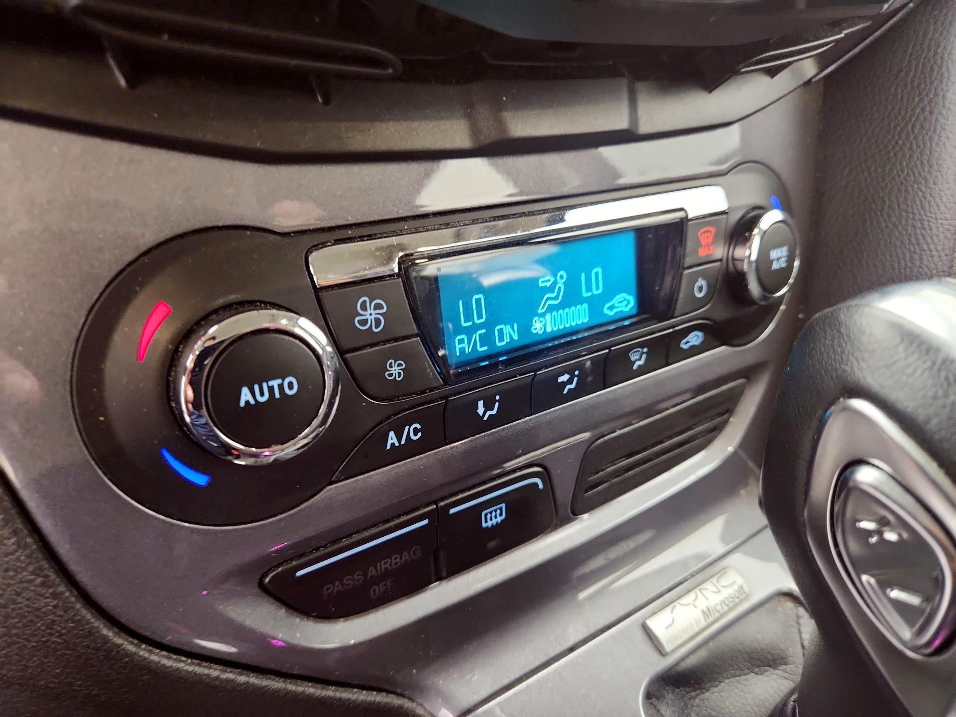 Thumbnail: 2014 Ford Focus - 16