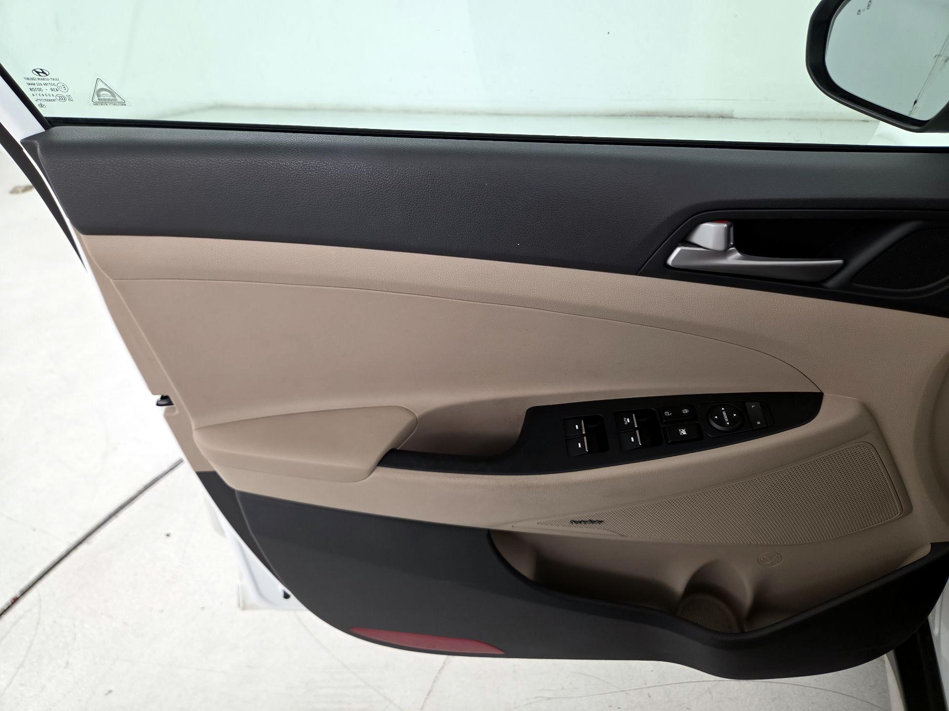 Thumbnail: 2018 Hyundai Tucson - 12