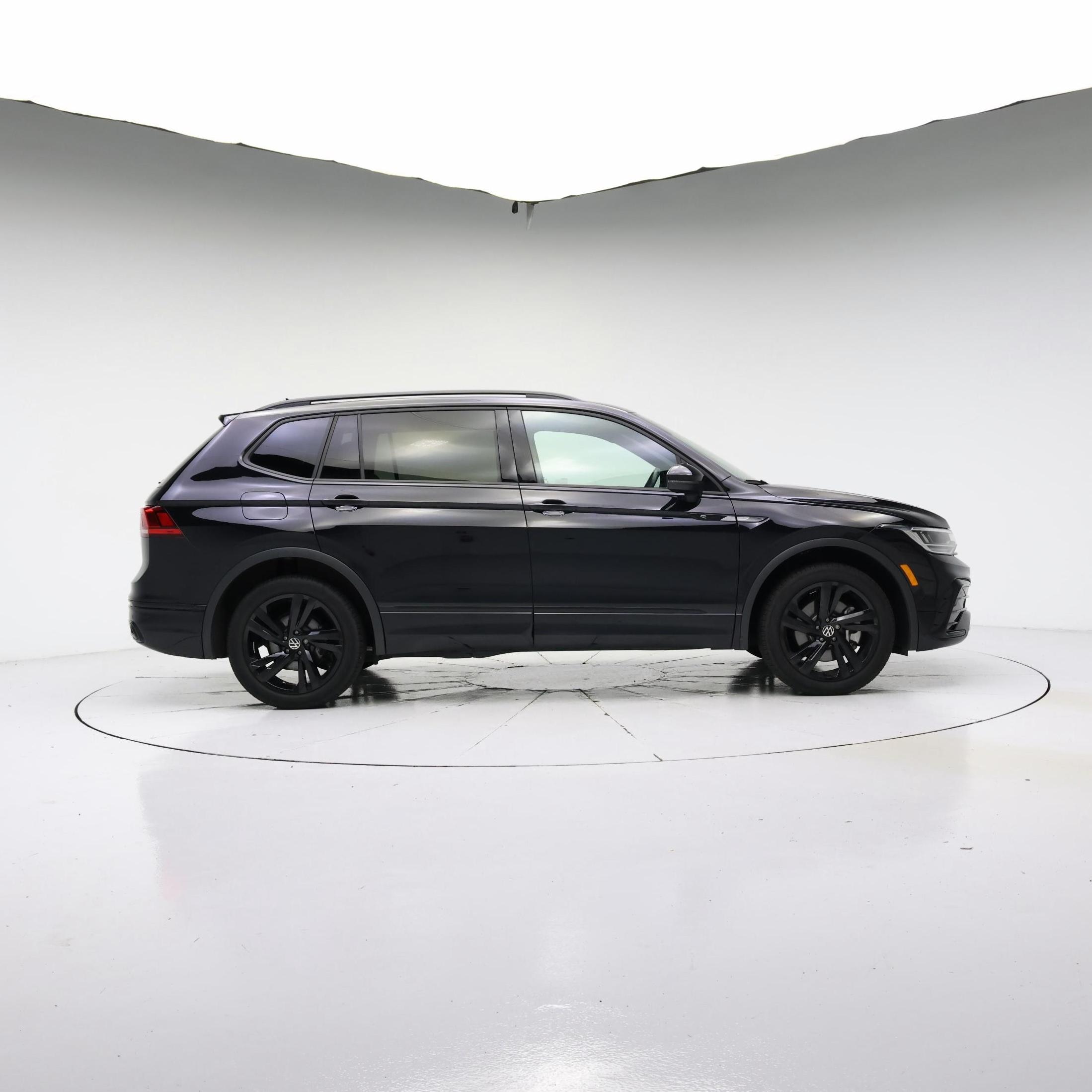 Thumbnail: 2024 Volkswagen Tiguan - 7