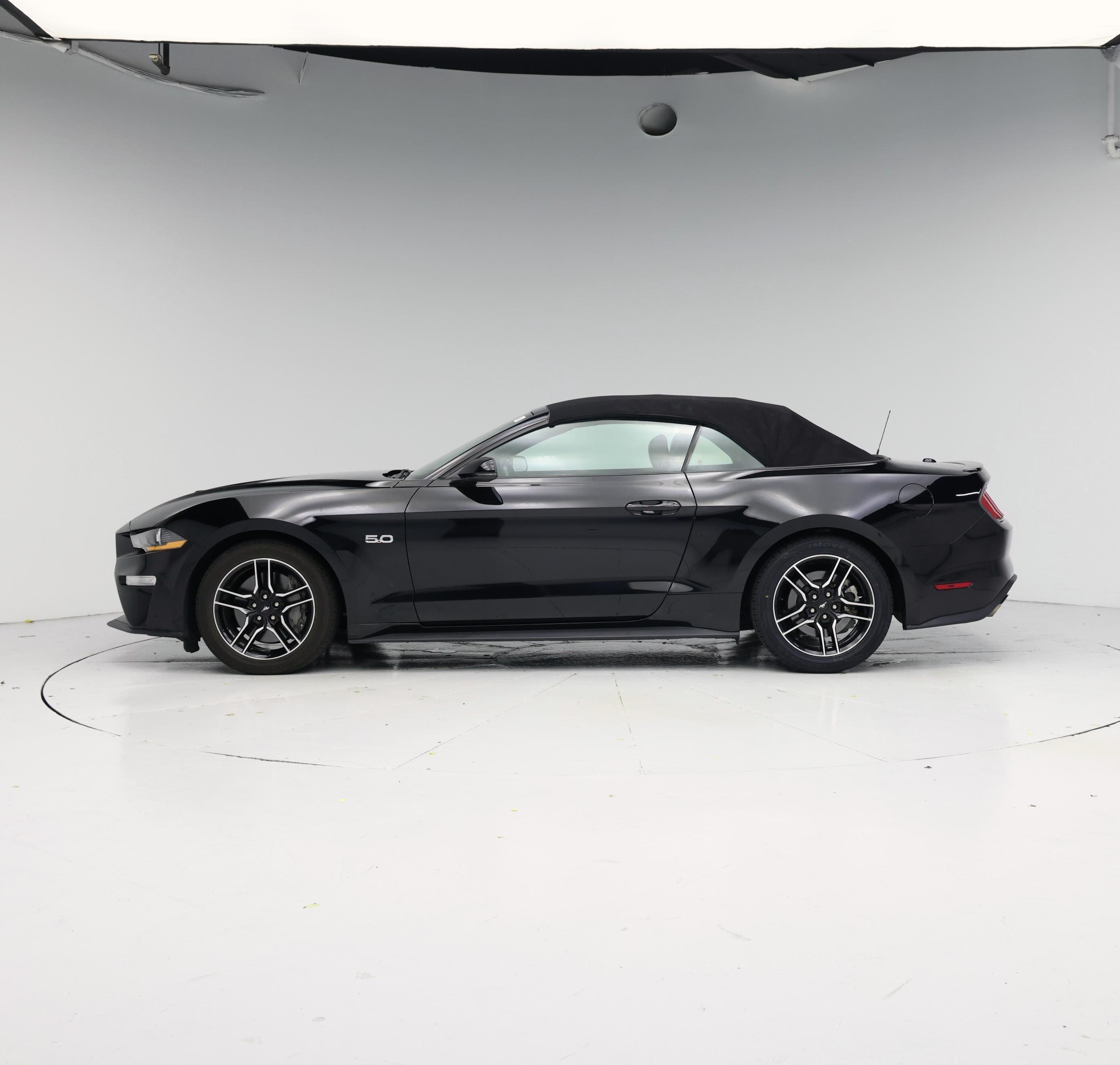 Thumbnail: 2022 Ford Mustang - 3