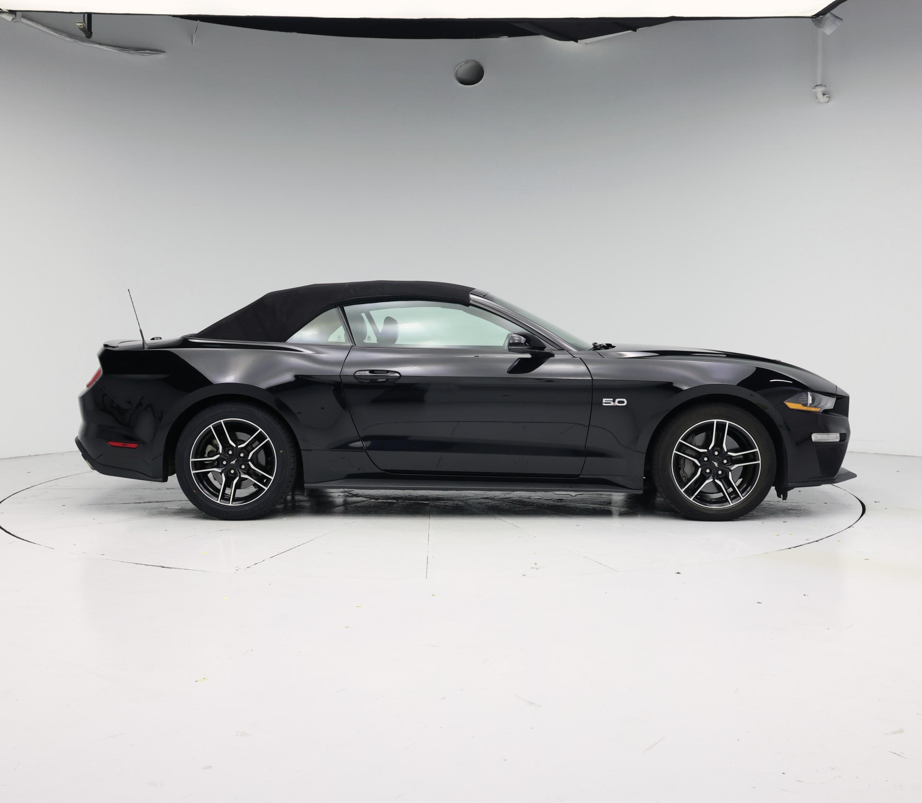Thumbnail: 2022 Ford Mustang - 7