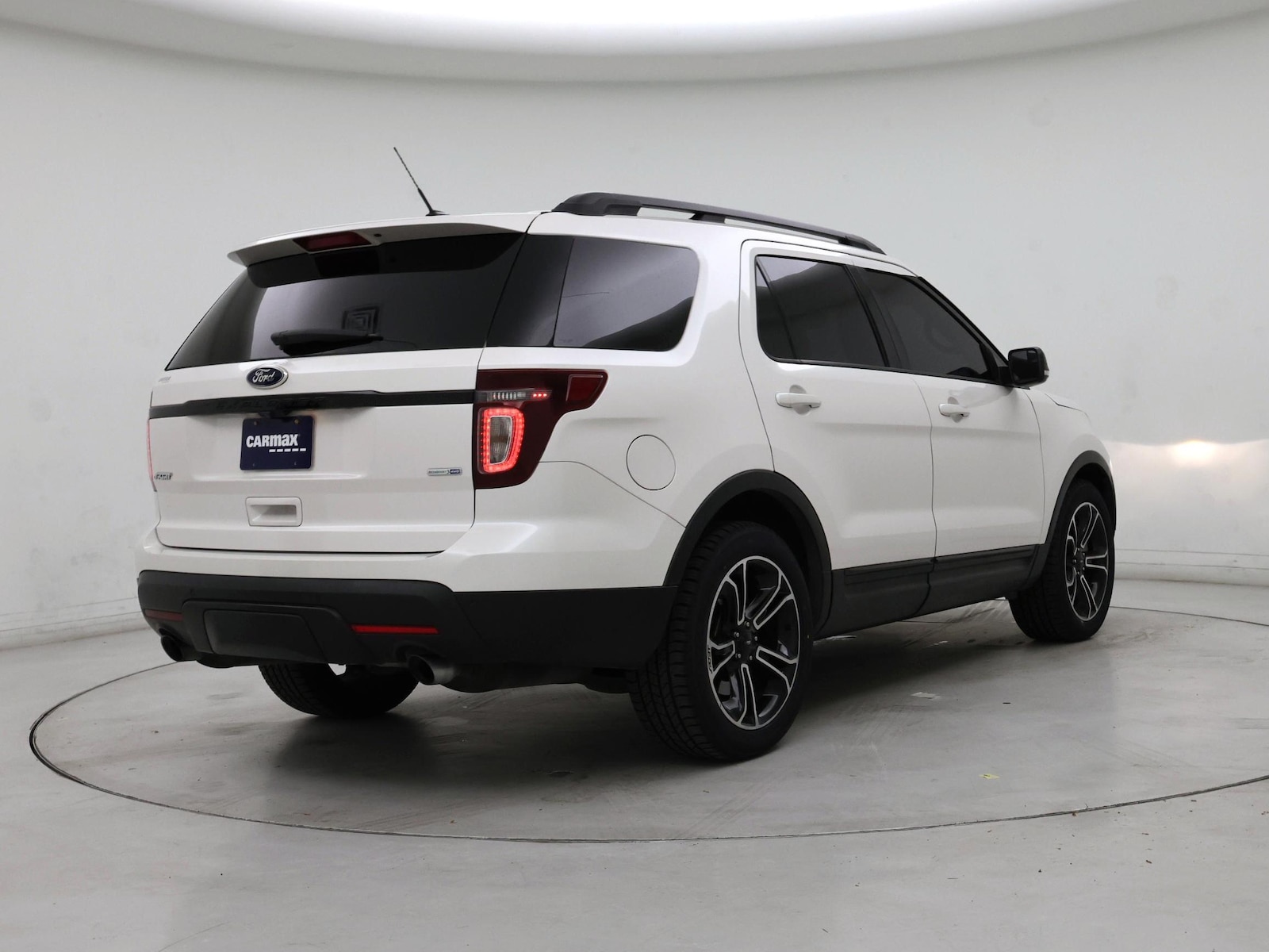 2015 Ford Explorer Sport - Photo 9