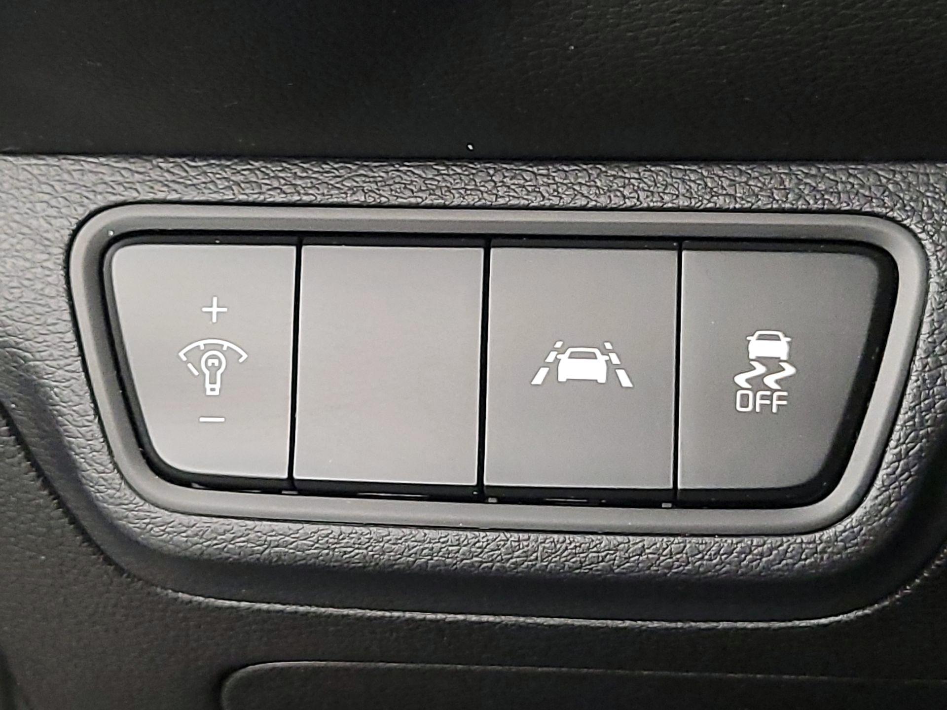 Thumbnail: 2019 Kia Forte - 13