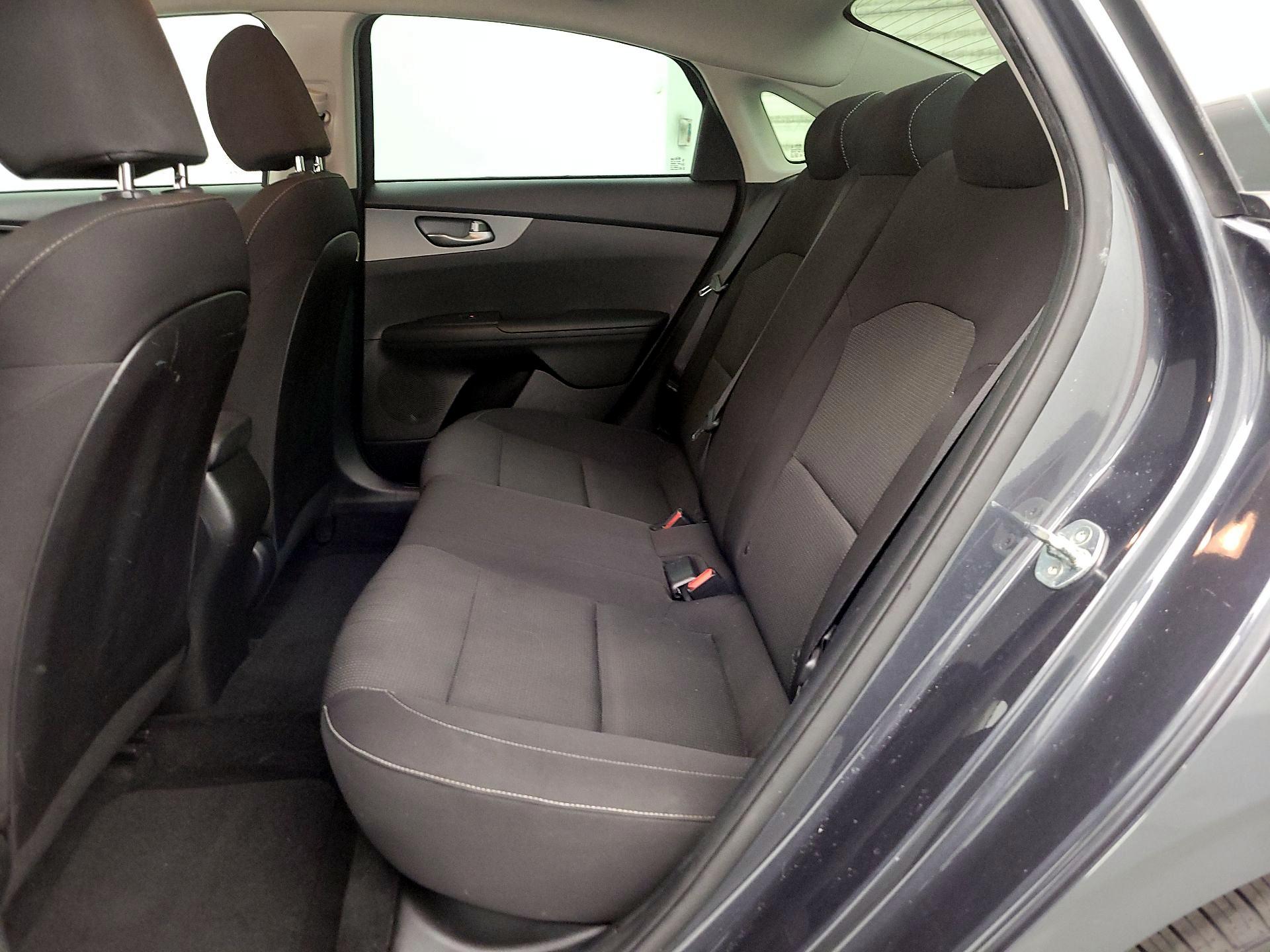 Thumbnail: 2019 Kia Forte - 19