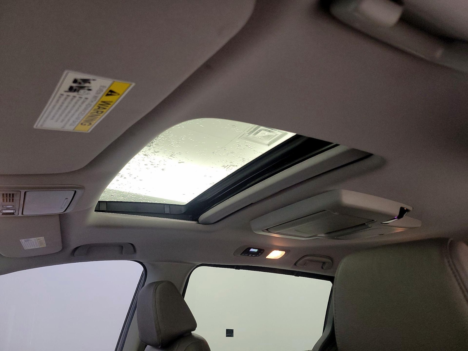 Sunroof(s) & Overhead Airbags