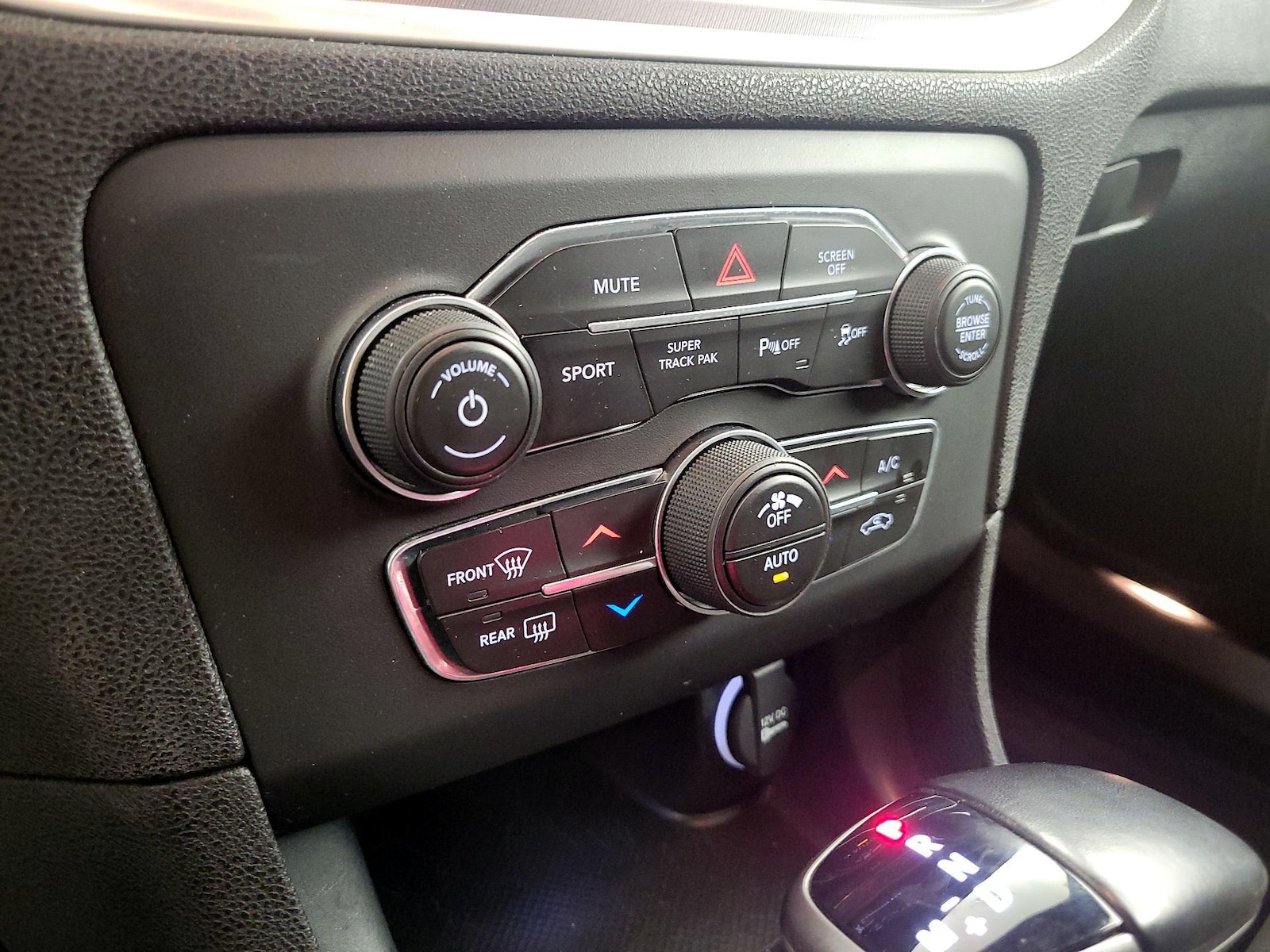 2019 Dodge Charger GT - Photo 17